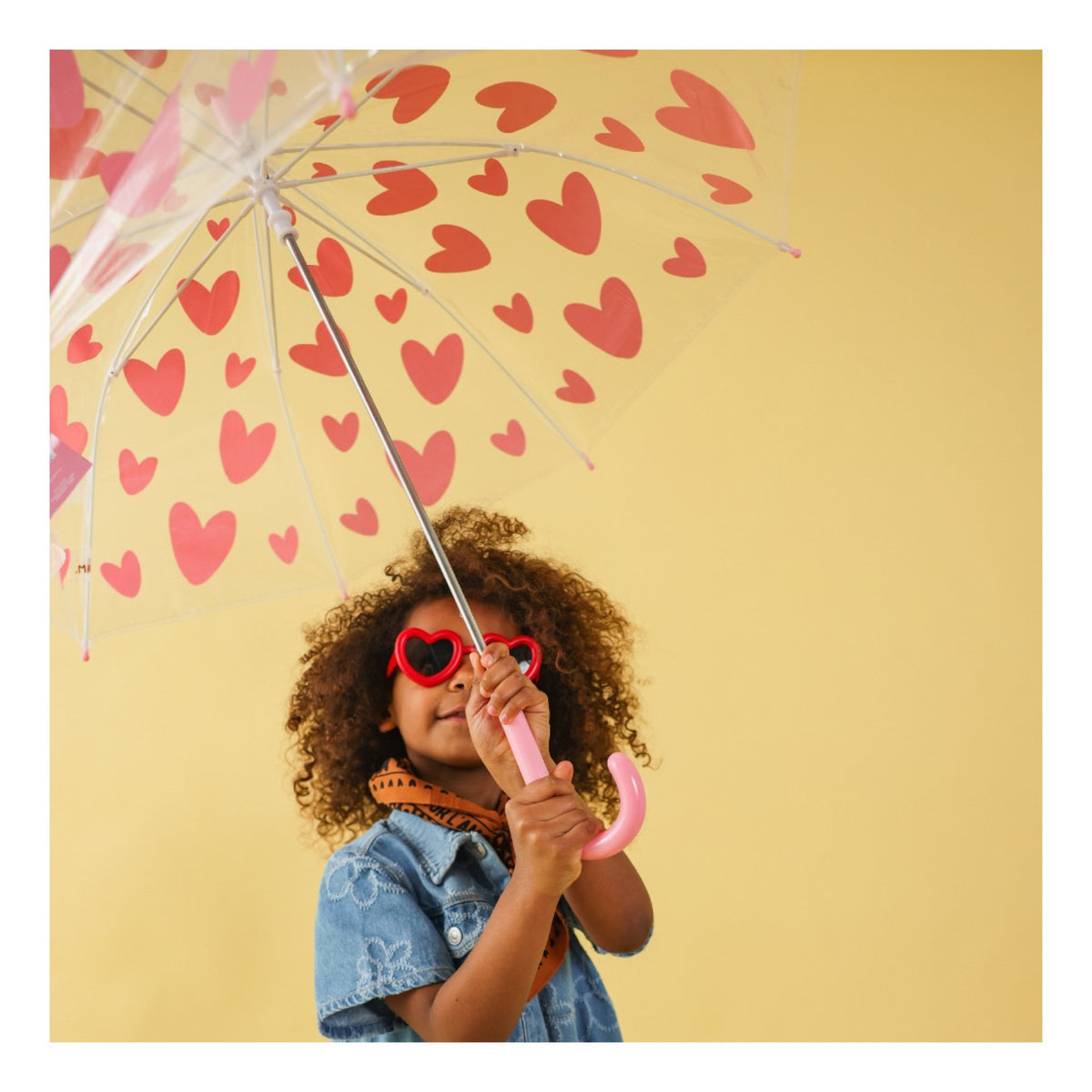 Parapluie enfant à cœurs — Atelier Wagram — Cœurs rouges — autre vue 3 | Appart 17 Bruxelles