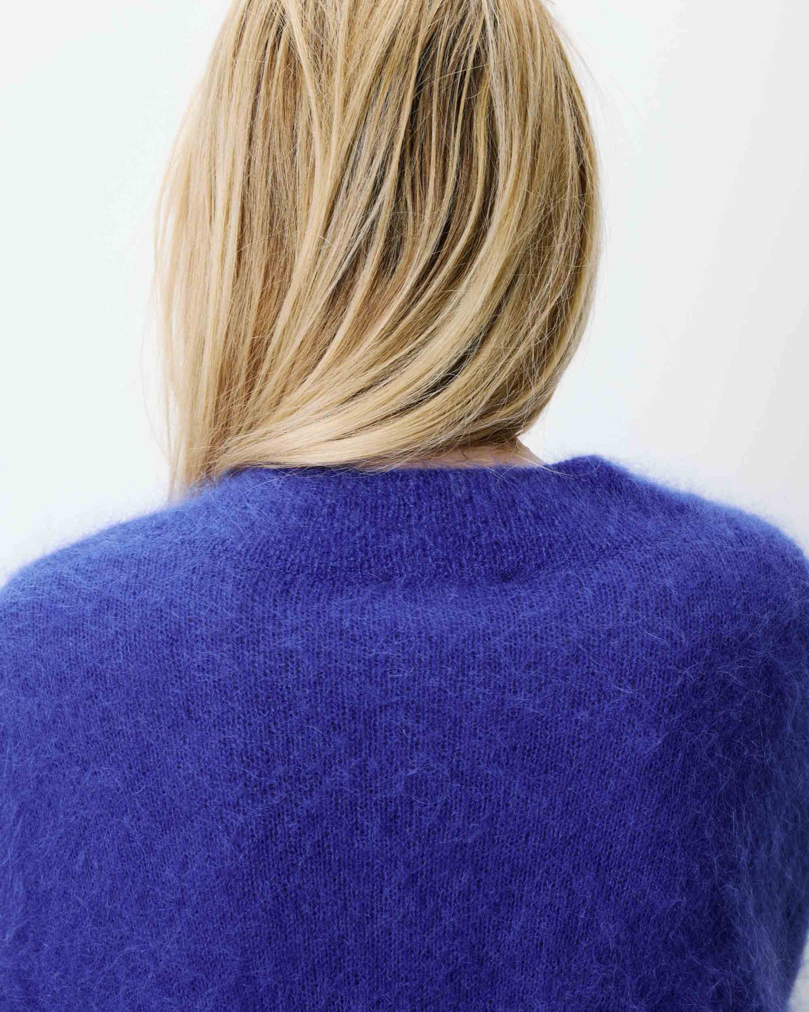 Adorable Pull col V en mohair — Cobalt — vue 8