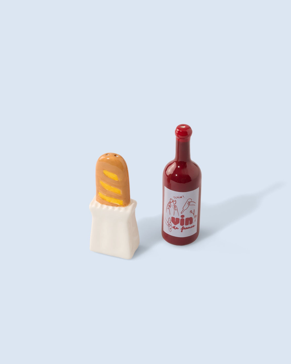 Fluid Market Sel & Poivre Baguette et bouteille de vin en céramique — Fluid Market — Beige & rouge — packshot | Appart 17 Bruxelles