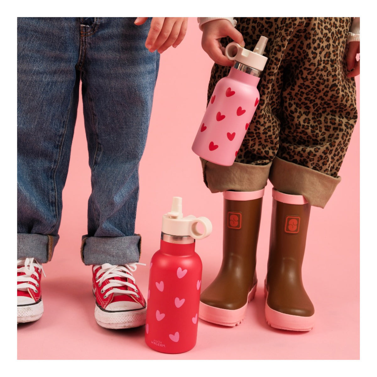 Gourde isotherme enfant 350 ml — Atelier Wagram — Rose cœurs rouges — autre vue 4 | Appart 17 Bruxelles