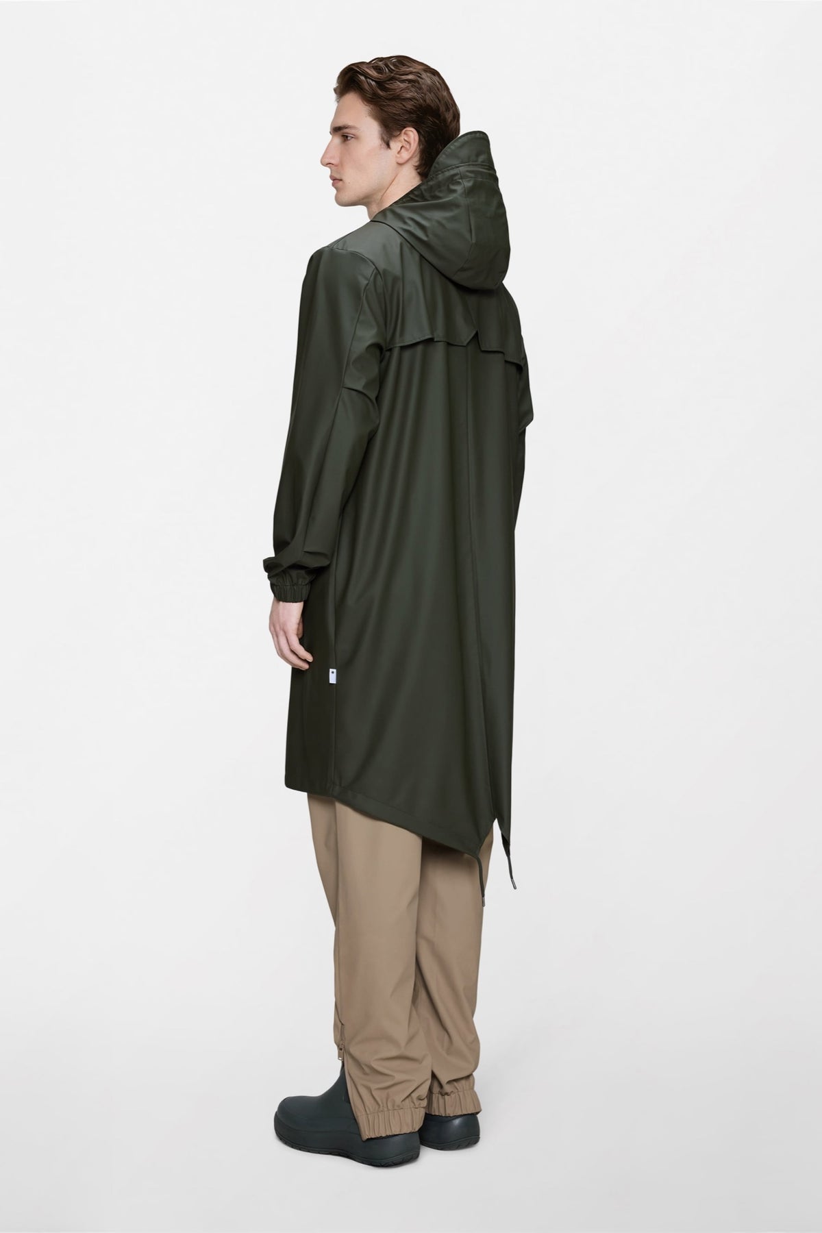 Fishtail Parka W3 — Rains — Green — porté, vue de dos | Appart 17 Bruxelles