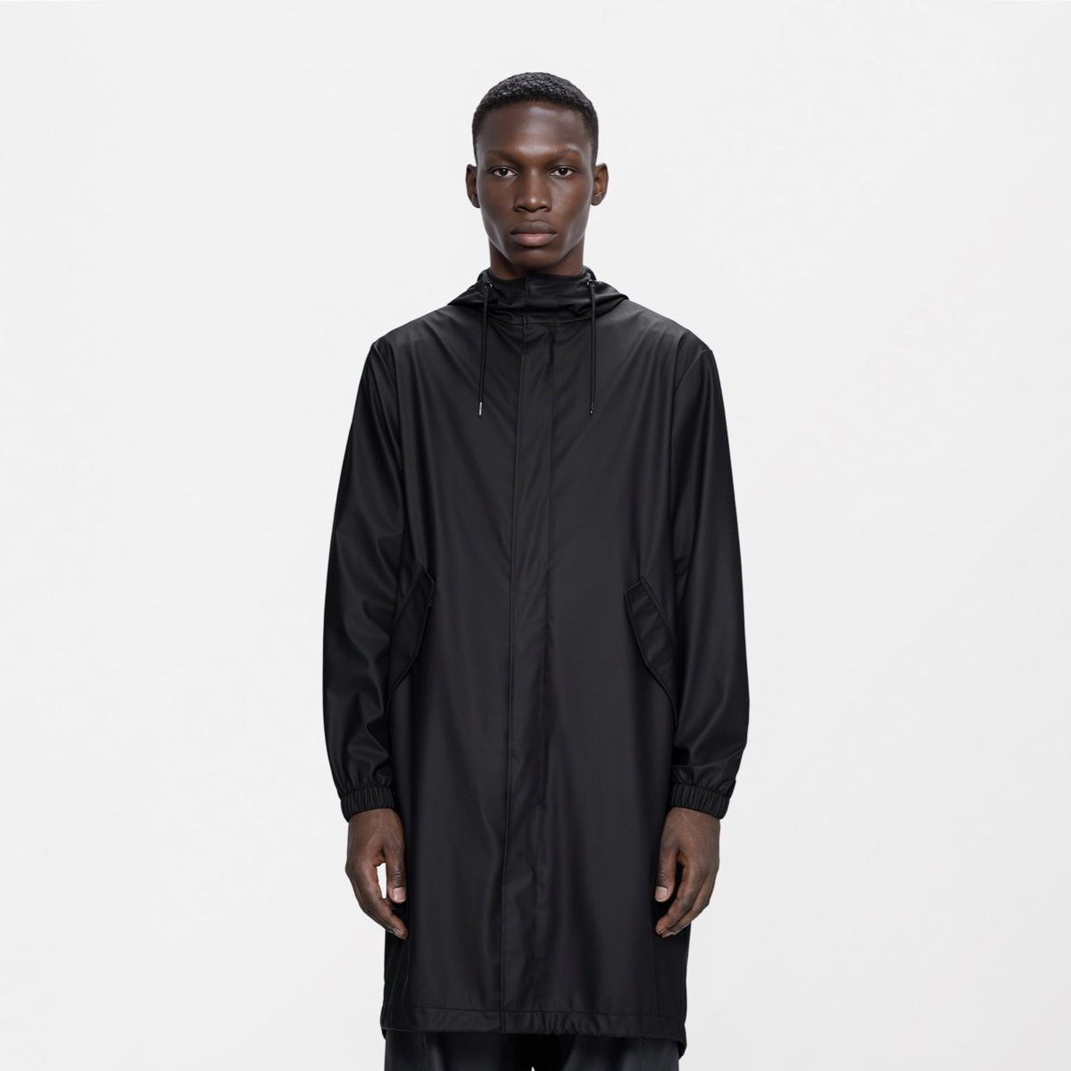 Fishtail Parka W3 — Rains — Black — porté, vue de face | Appart 17 Bruxelles
