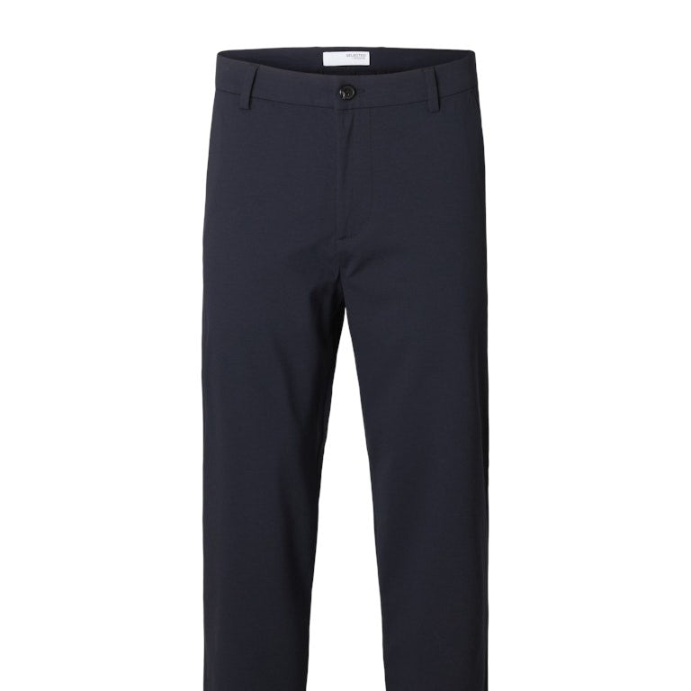 SLM172-SLIM Pantalon Slim Tissu Twill Homme — SELECTED HOMME BLACK — porté | Appart 17