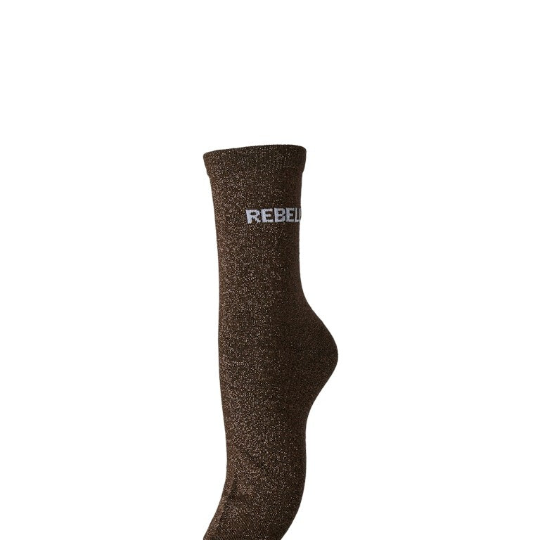 PCSEBBY Chaussettes longues pailletées à slogan — Pieces — Hot Fudge REBELLE — packshot | Appart 17 Bruxelles