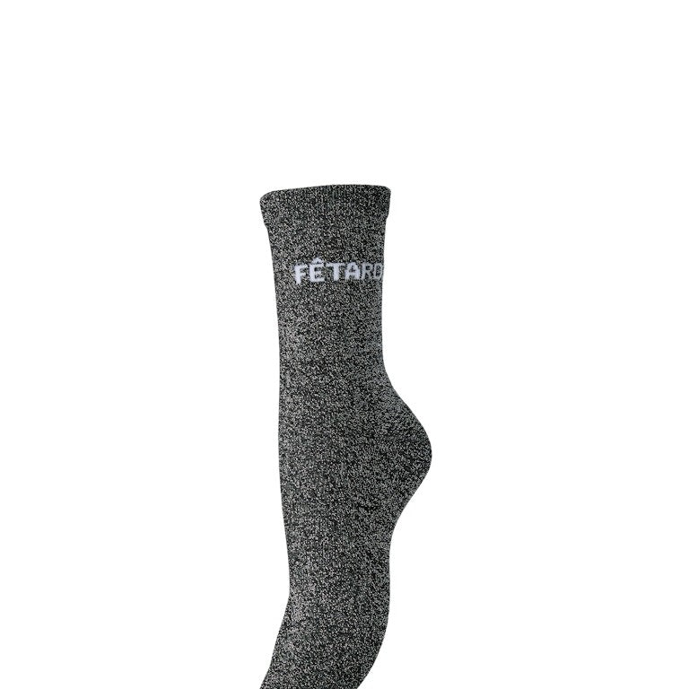 PCSEBBY Chaussettes longues pailletées à slogan — Pieces — Black Silver FÊTARDE — packshot | Appart 17 Bruxelles