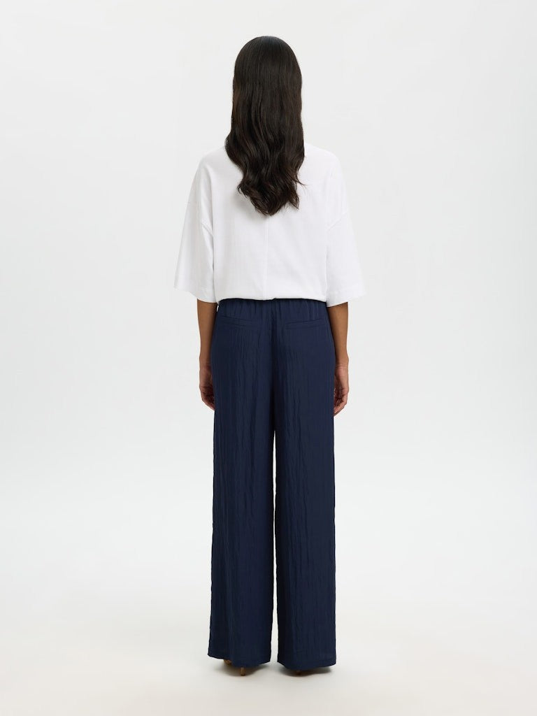 SLFIONA Pantalon Taille Haute ÉcoViscose — SELECTED FEMME BLACK — détail | Appart 17
