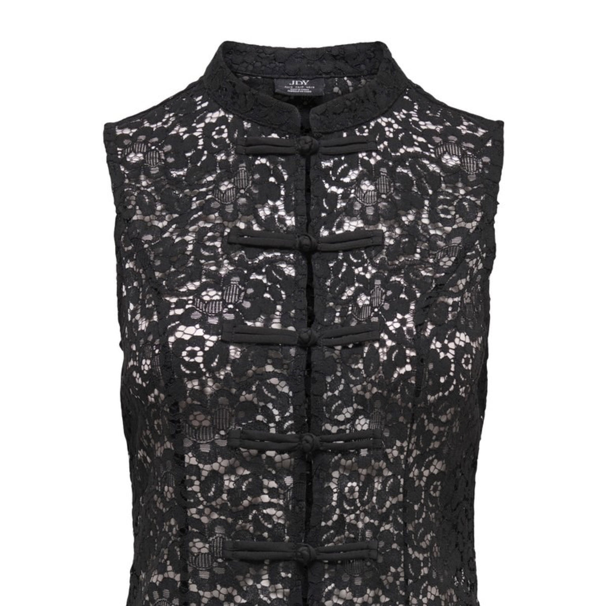 JDYISOLDE Top sans manches en dentelle à col mao et brandebourgs — JDY — Black — packshot, de face | Appart 17 Bruxelles