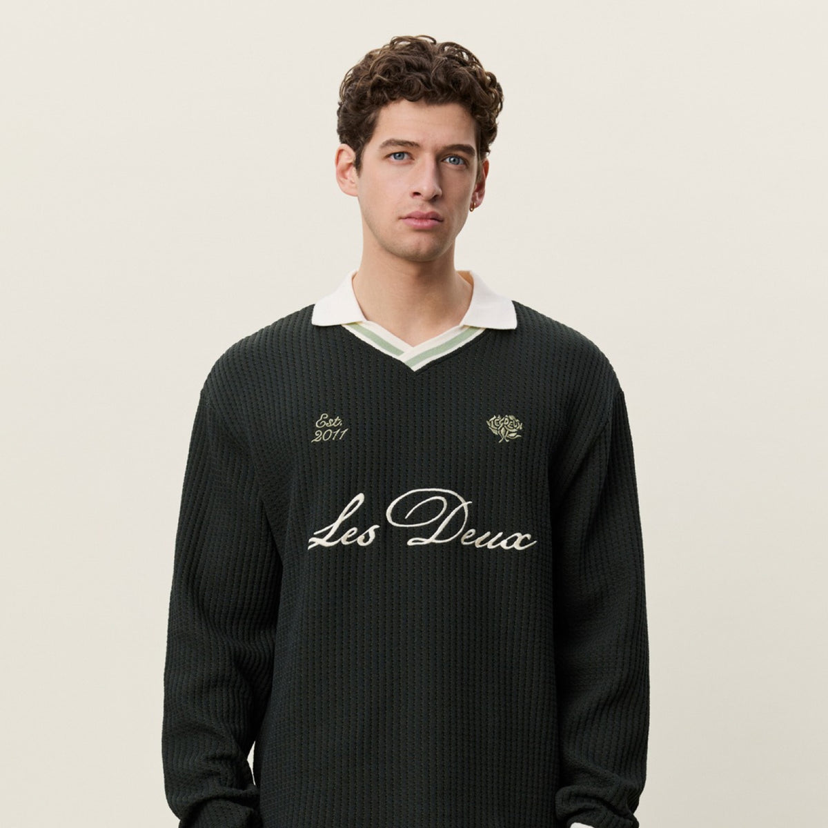Waffle LS Football Jersey Maillot gaufré à manches longues — Les Deux — Rosin Green — porté, de face | Appart 17 Bruxelles