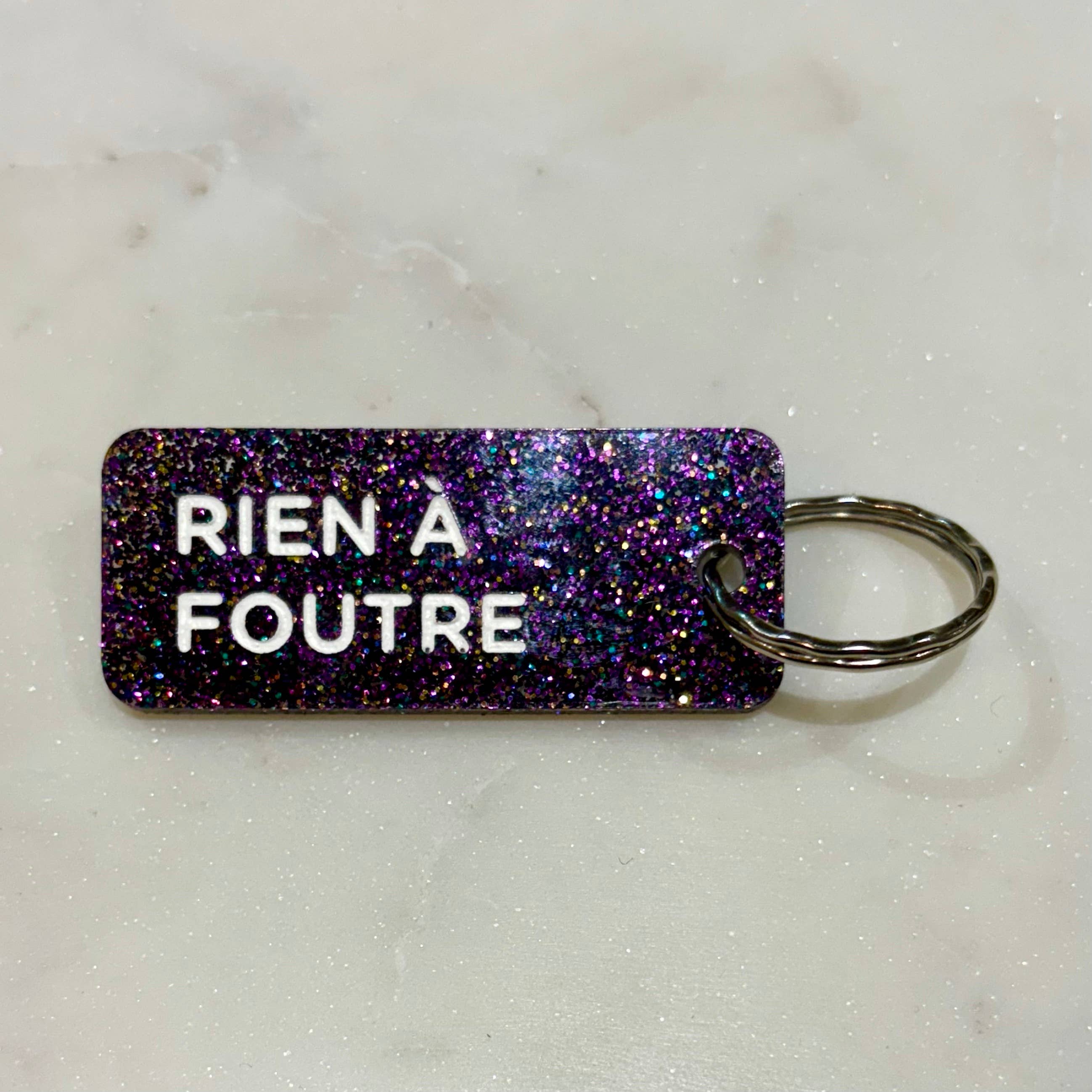 RIEN À FOUTRE Porte-clés à paillettes Plus de Love: Violet — Appart 17 Bruxelles