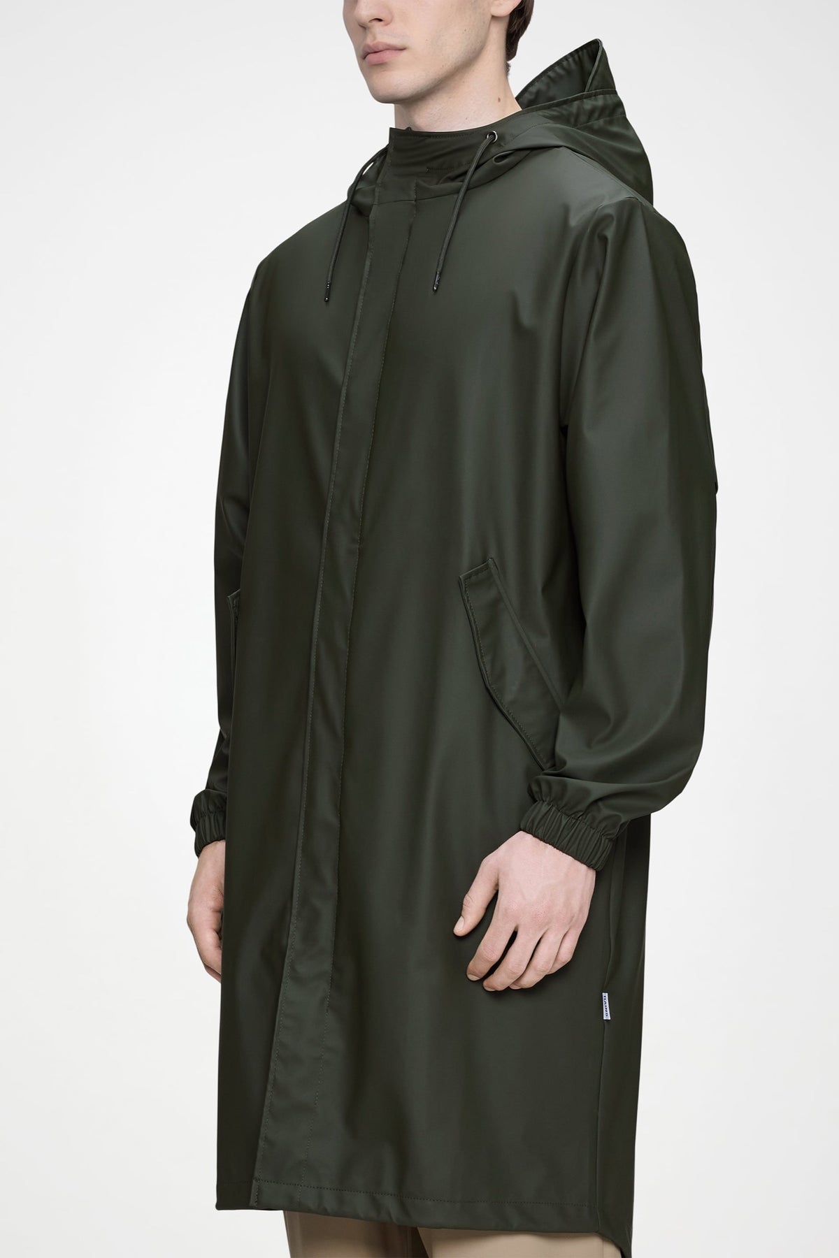 Fishtail Parka W3 — Rains — Green — porté, détail | Appart 17 Bruxelles