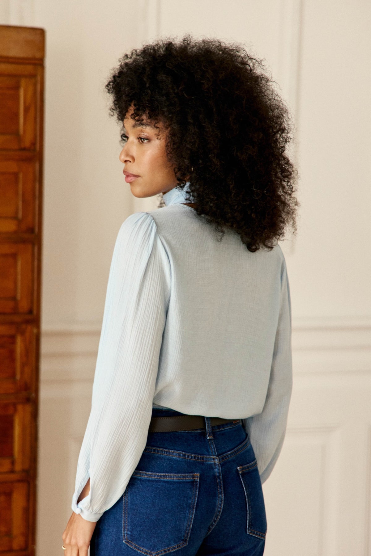 Blouse droite Bianca effet gaufré — Bleu ciel — vue 2