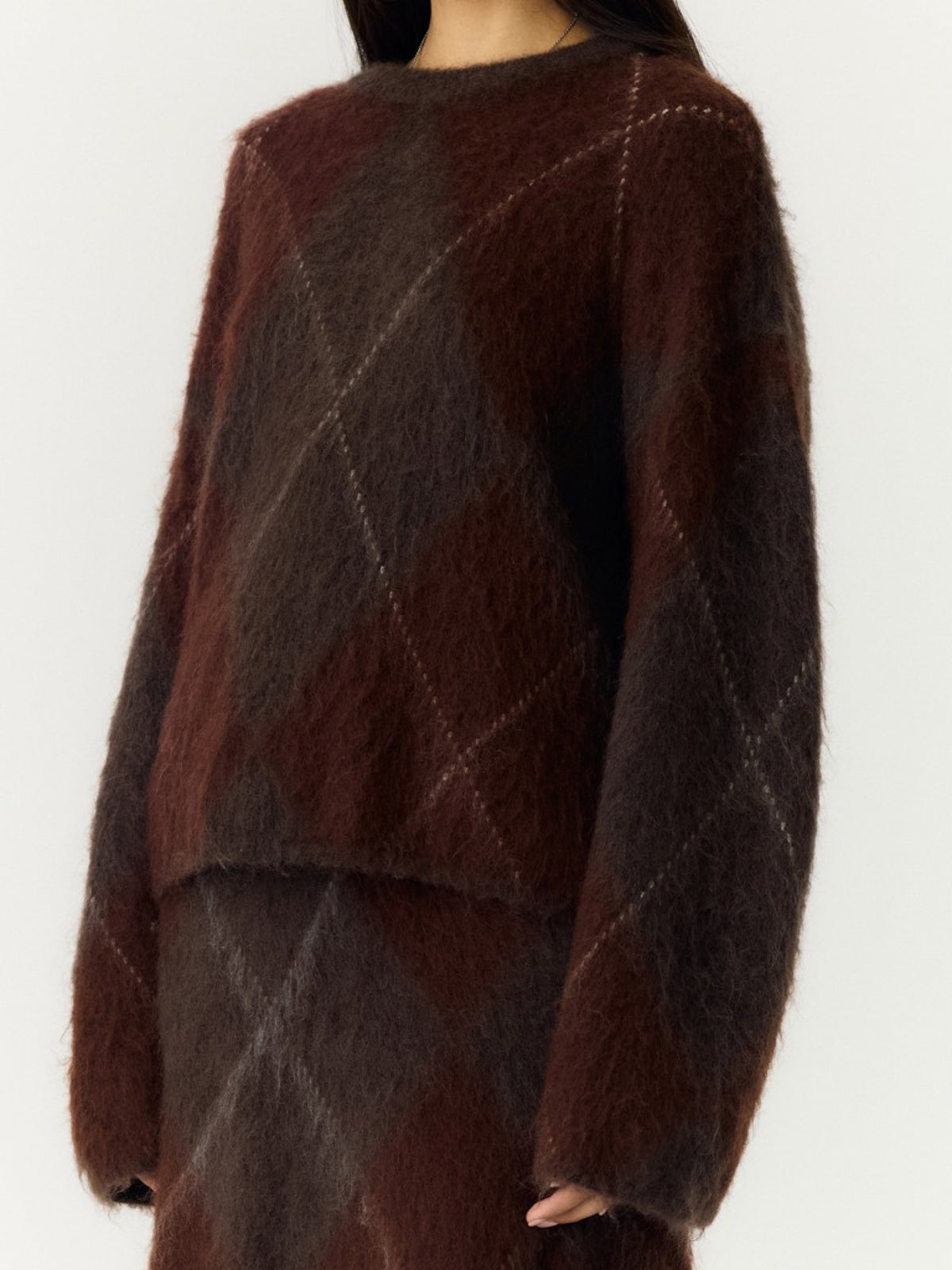 YASARGY Pull col montant en mohair à motif jacquard — YAS — Coffee Bean — gros plan matière 5 | Appart 17 Bruxelles