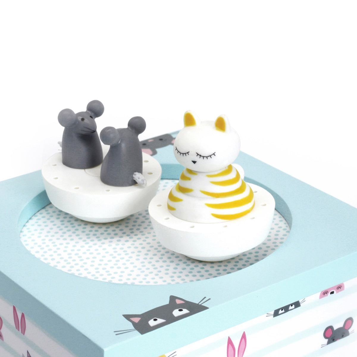 Boîte à musique Dancing Chat & Souris en bois — Trousselier — Chat & Souris — détail des figurines chat et souris sur la piste de danse 2 | Appart 17 Bruxelles