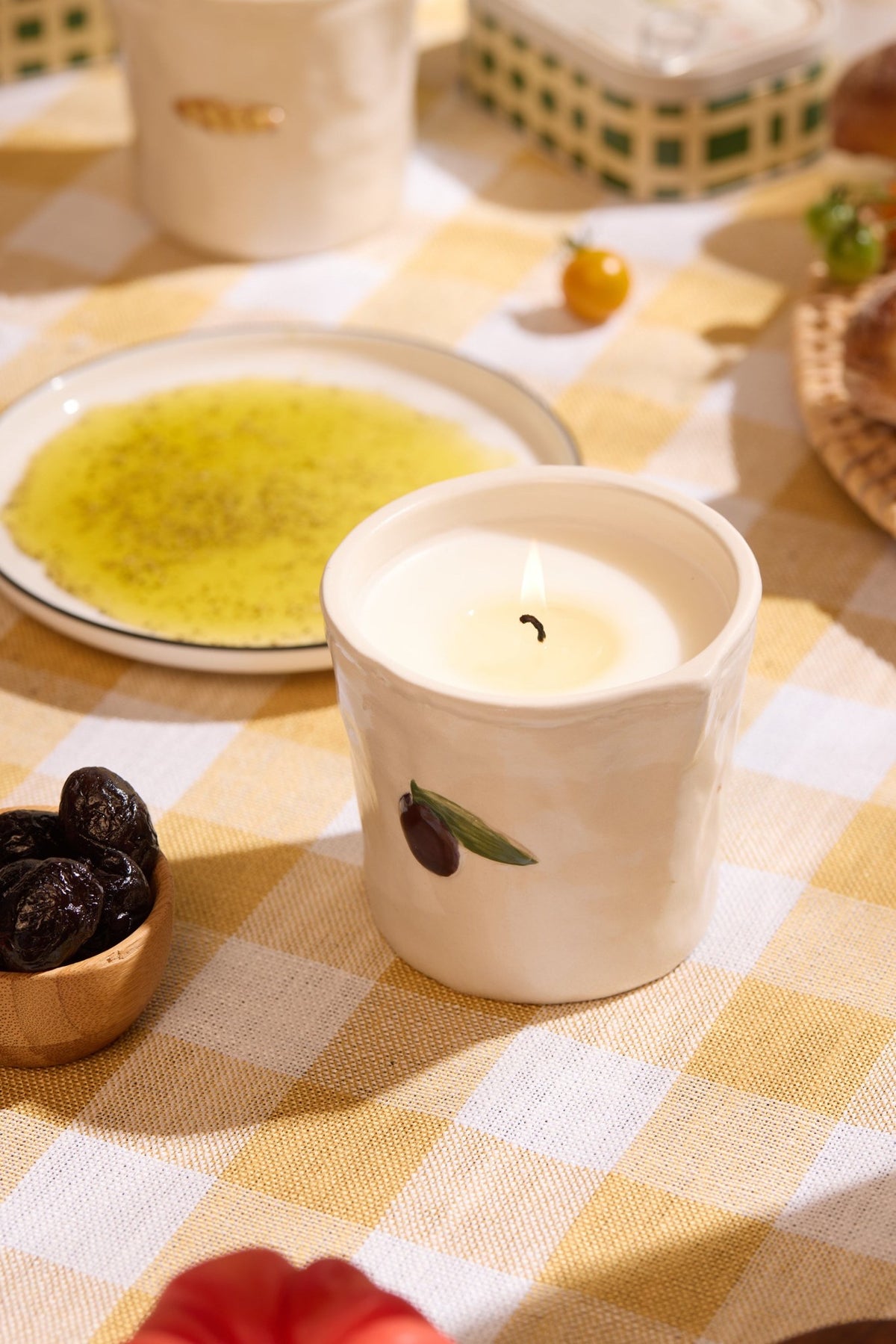 Paddywax Bistro Olive Bougie parfumée en céramique 226 g — Paddywax — Fig & Olive — en situation 7 | Appart 17 Bruxelles