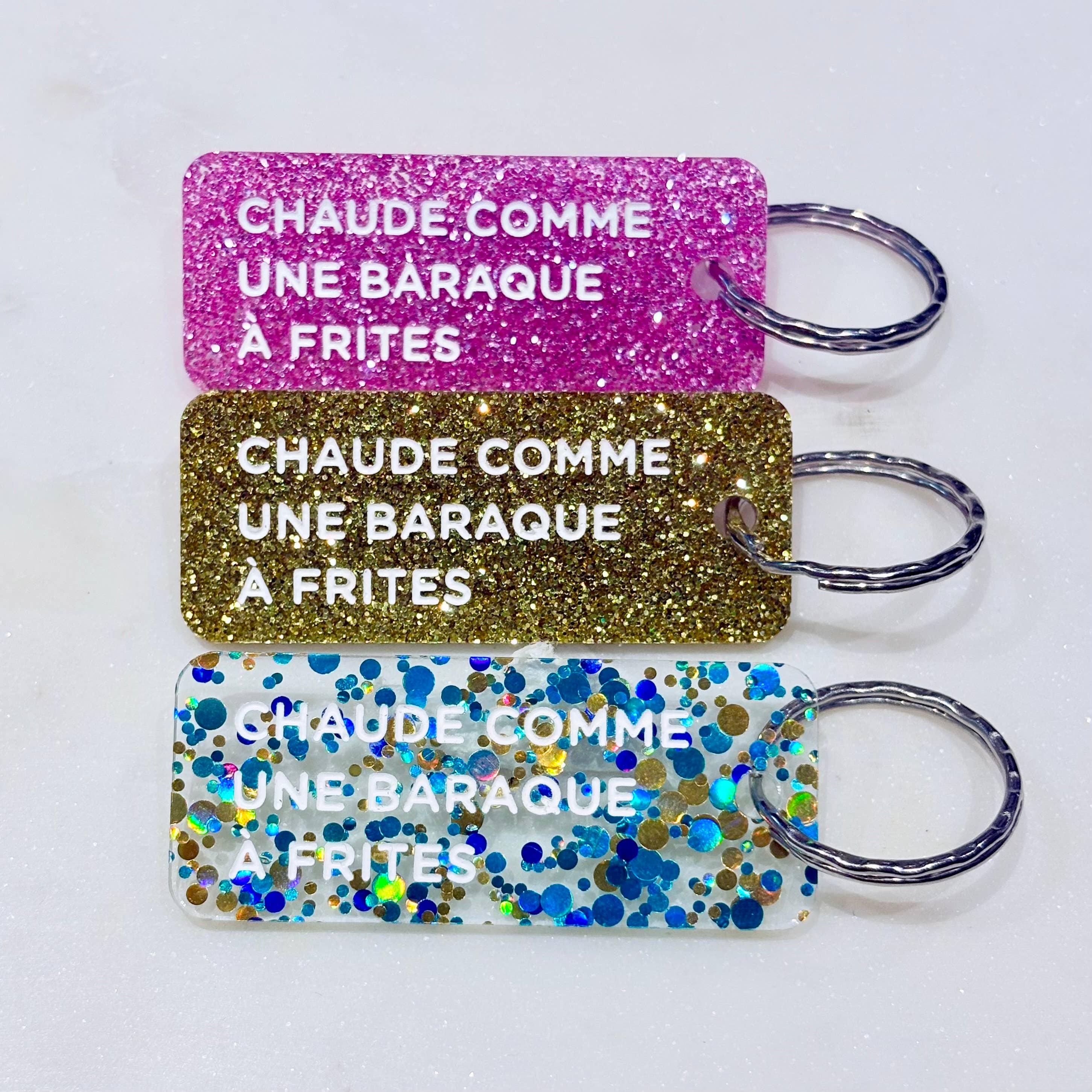 CHAUDE COMME UNE BARAQUE À FRITES Porte-clés Plus de Love: Fuchsia — Appart 17 Bruxelles