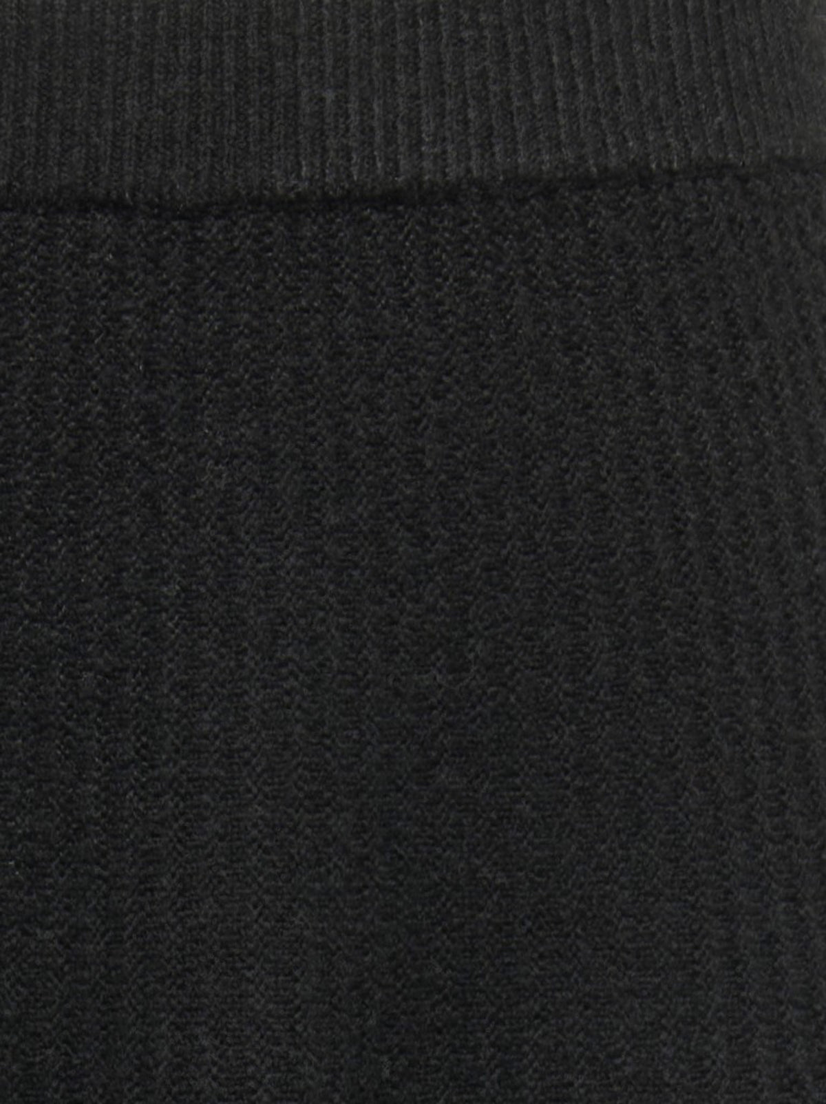 JDYELNE Jupe patineuse taille haute en maille côtelée — JDY — Black — gros plan matière 3 | Appart 17 Bruxelles