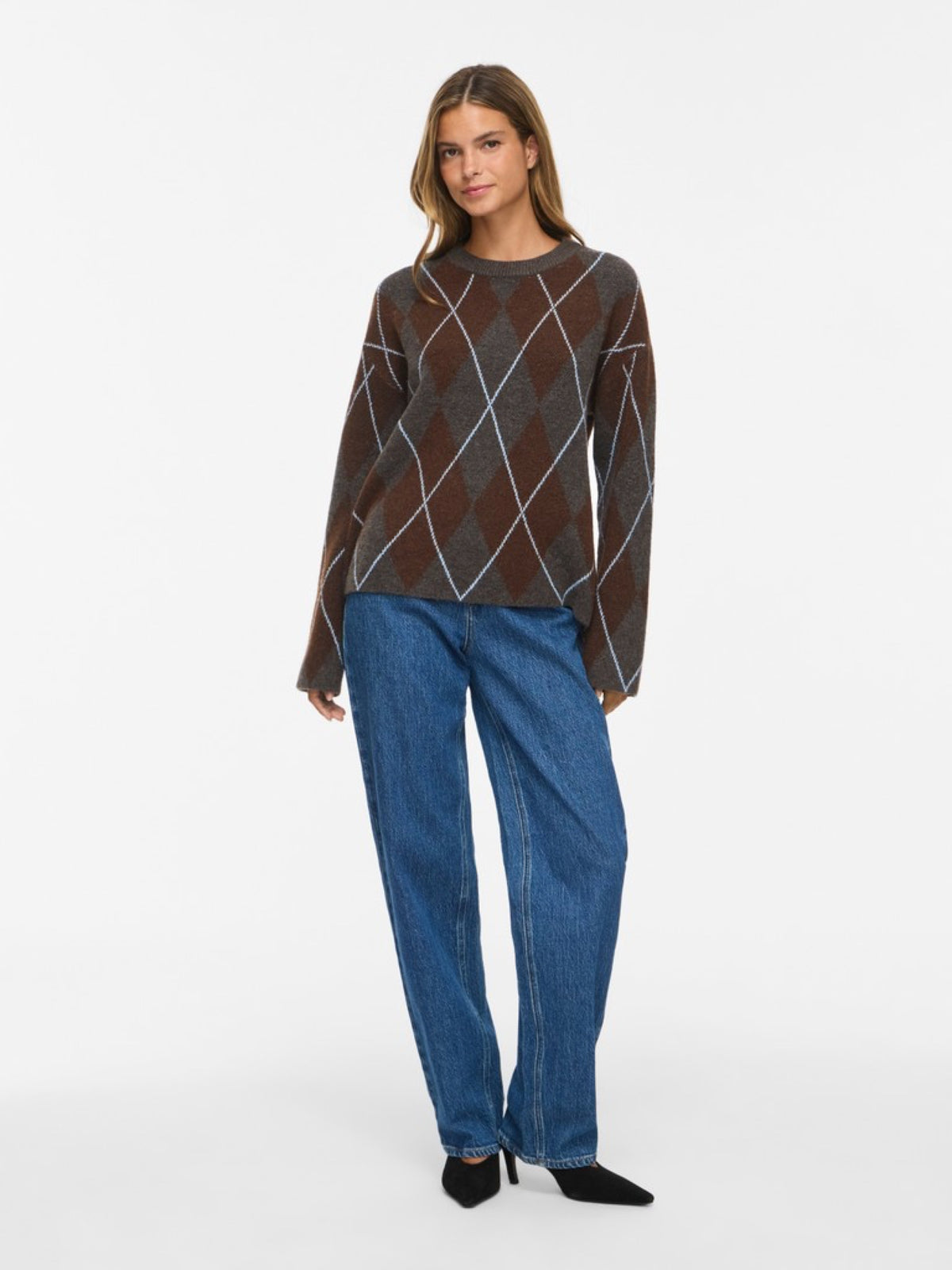 VIARGYLE Pull col rond en jacquard argyle — VILA — Dark Grey Melange — porté 2 | Appart 17 Bruxelles