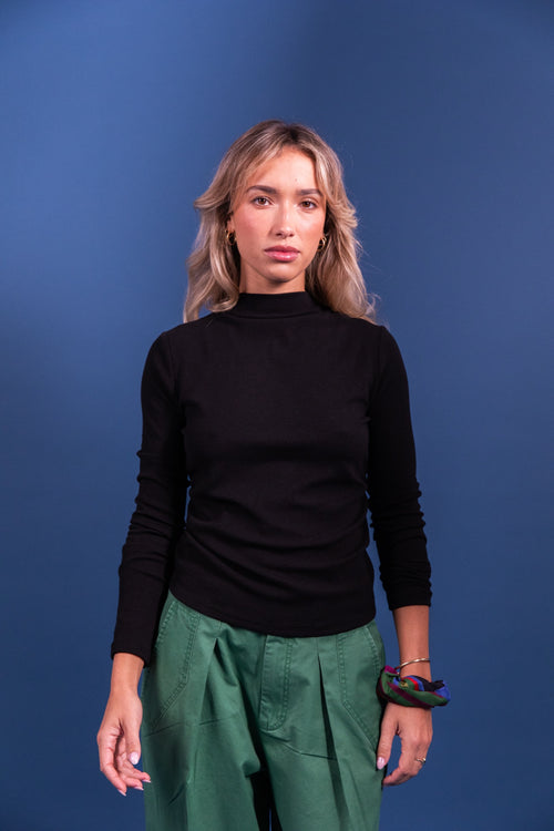 TIPHANIE Top col montant manches longues — Noir