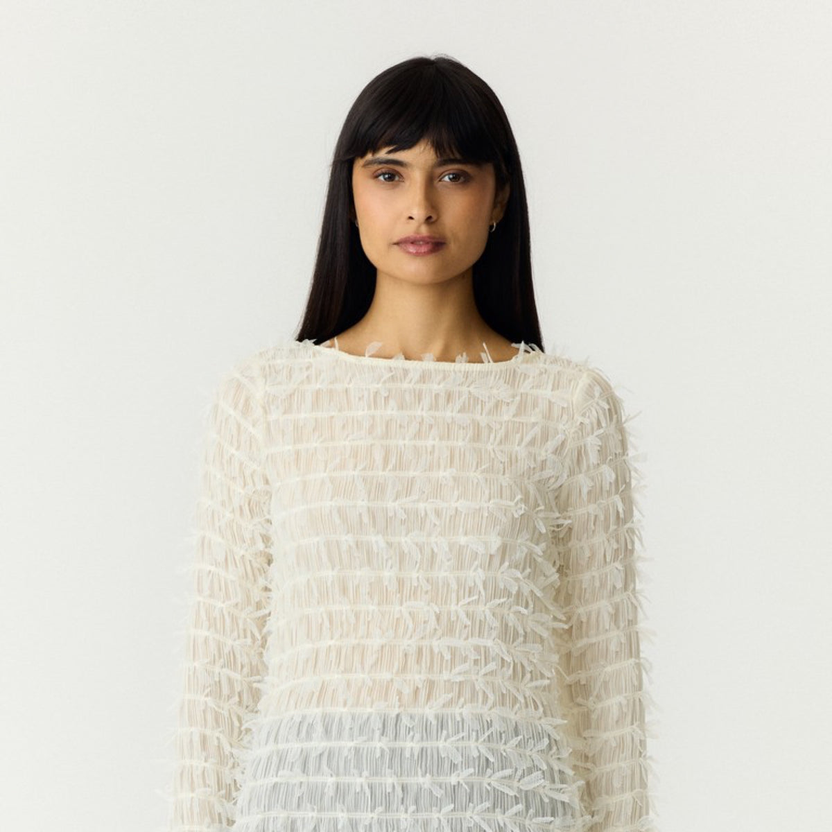 YASCOMEA Top col bateau en maille frangée — YAS — Pumice Stone — porté | Appart 17 Bruxelles