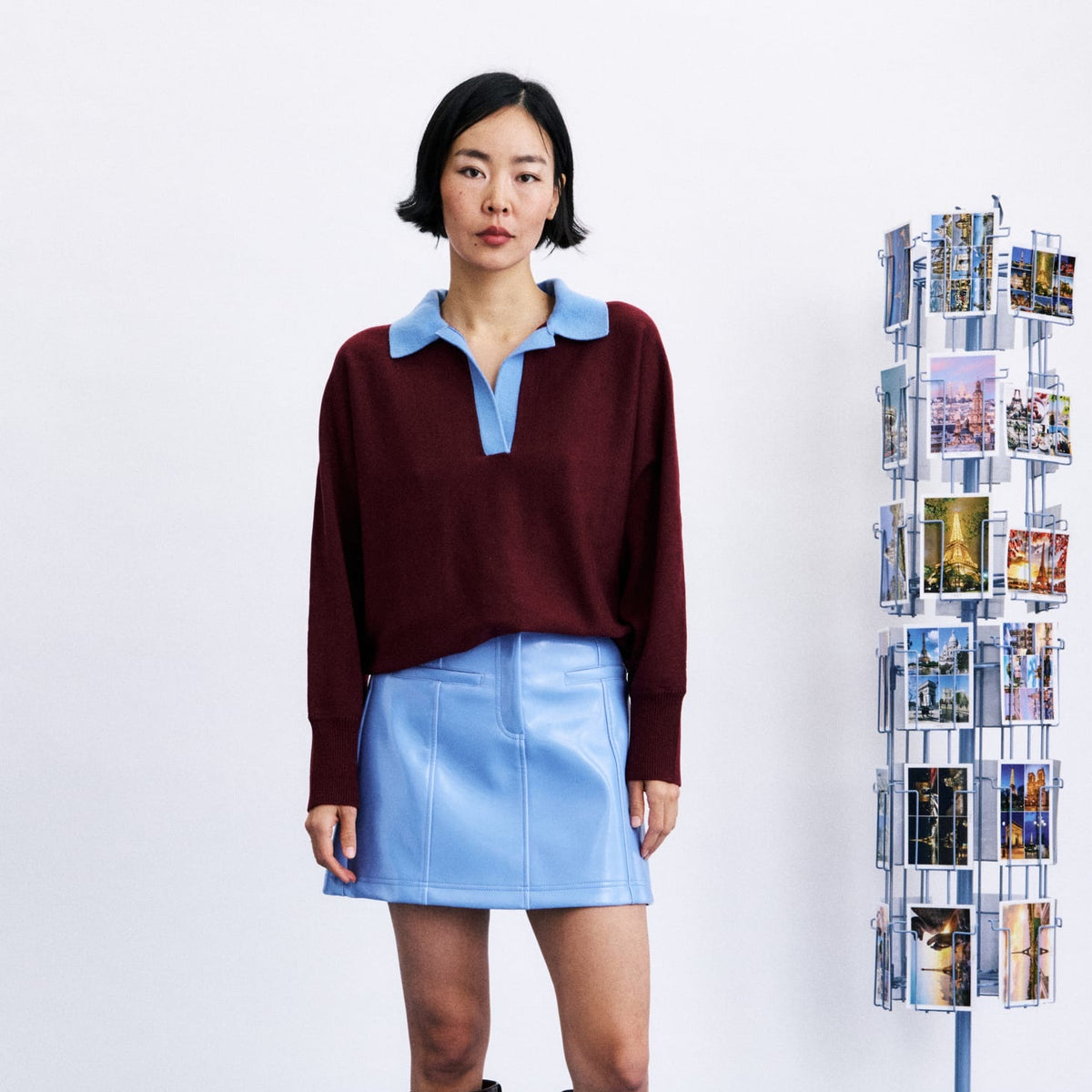 KAIMON Pull-polo oversize en maille, col chemise contrastant — FRNCH — Figue — porté | Appart 17 Bruxelles