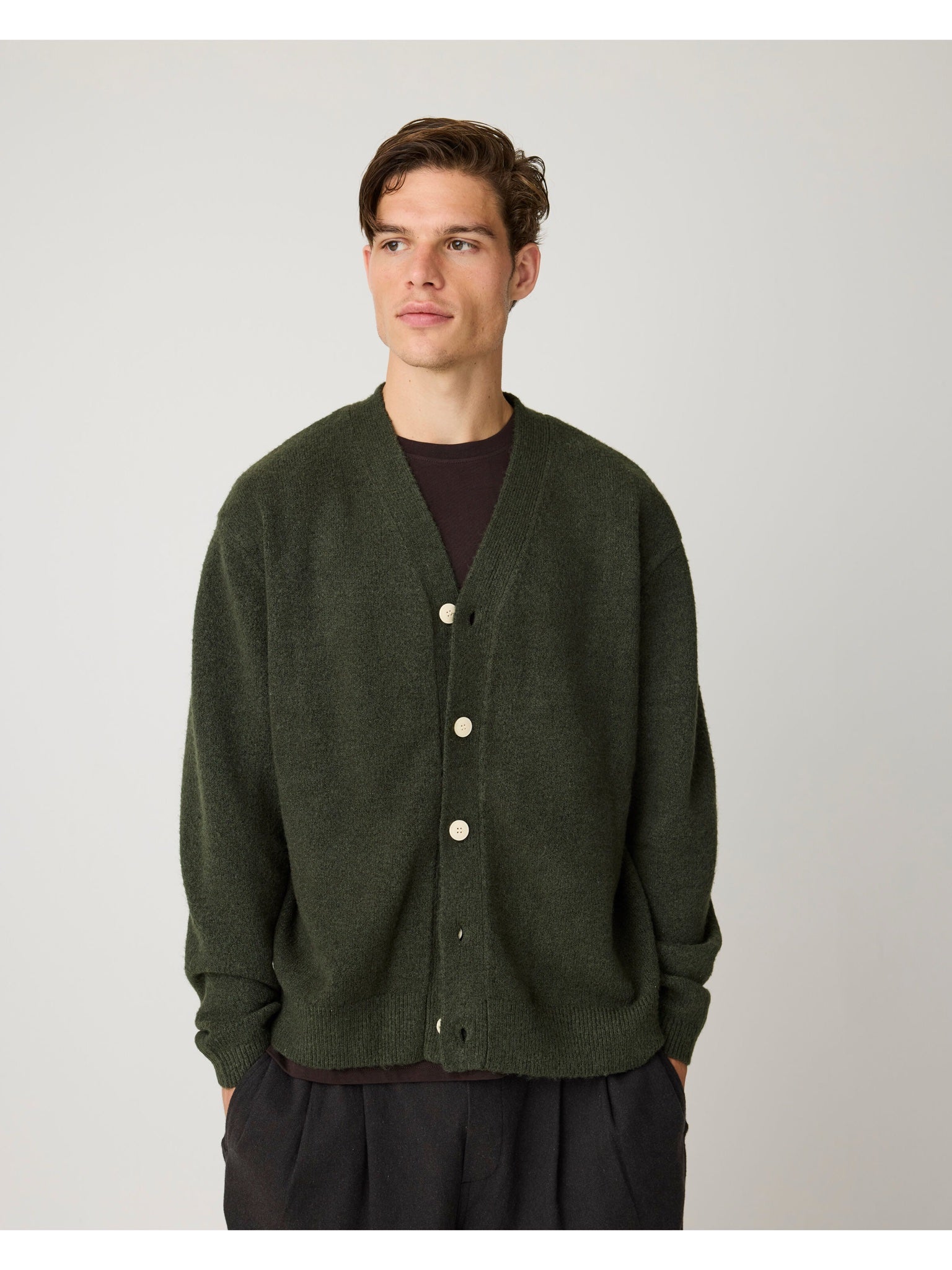 Cardigan Soufflé col V en maille recyclée — Forest Night — vue 5