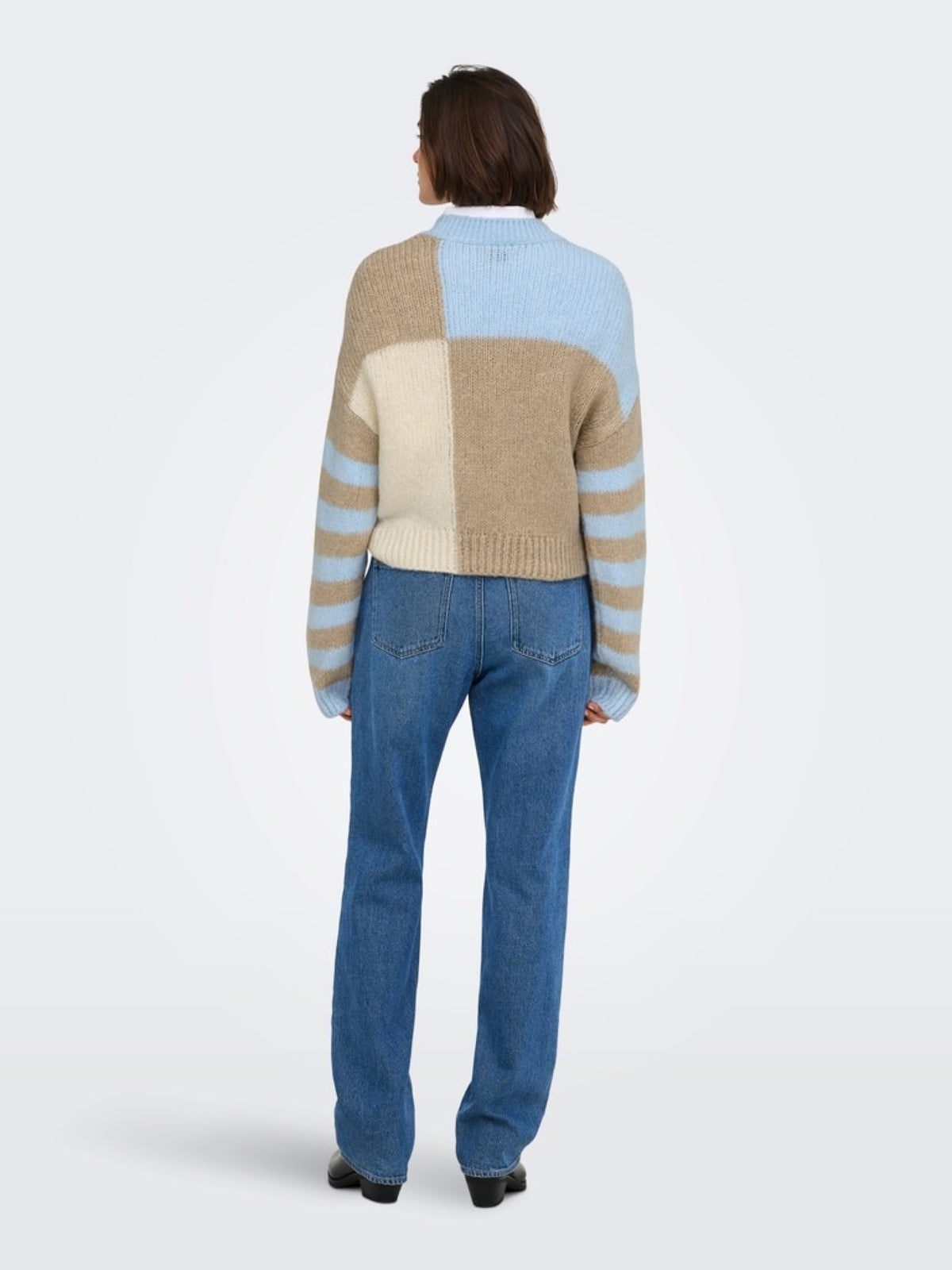 JDYKILIAN Pull color block à manches rayées — JDY — Cashmere Blue — portée de dos, en pied 5 | Appart 17 Bruxelles