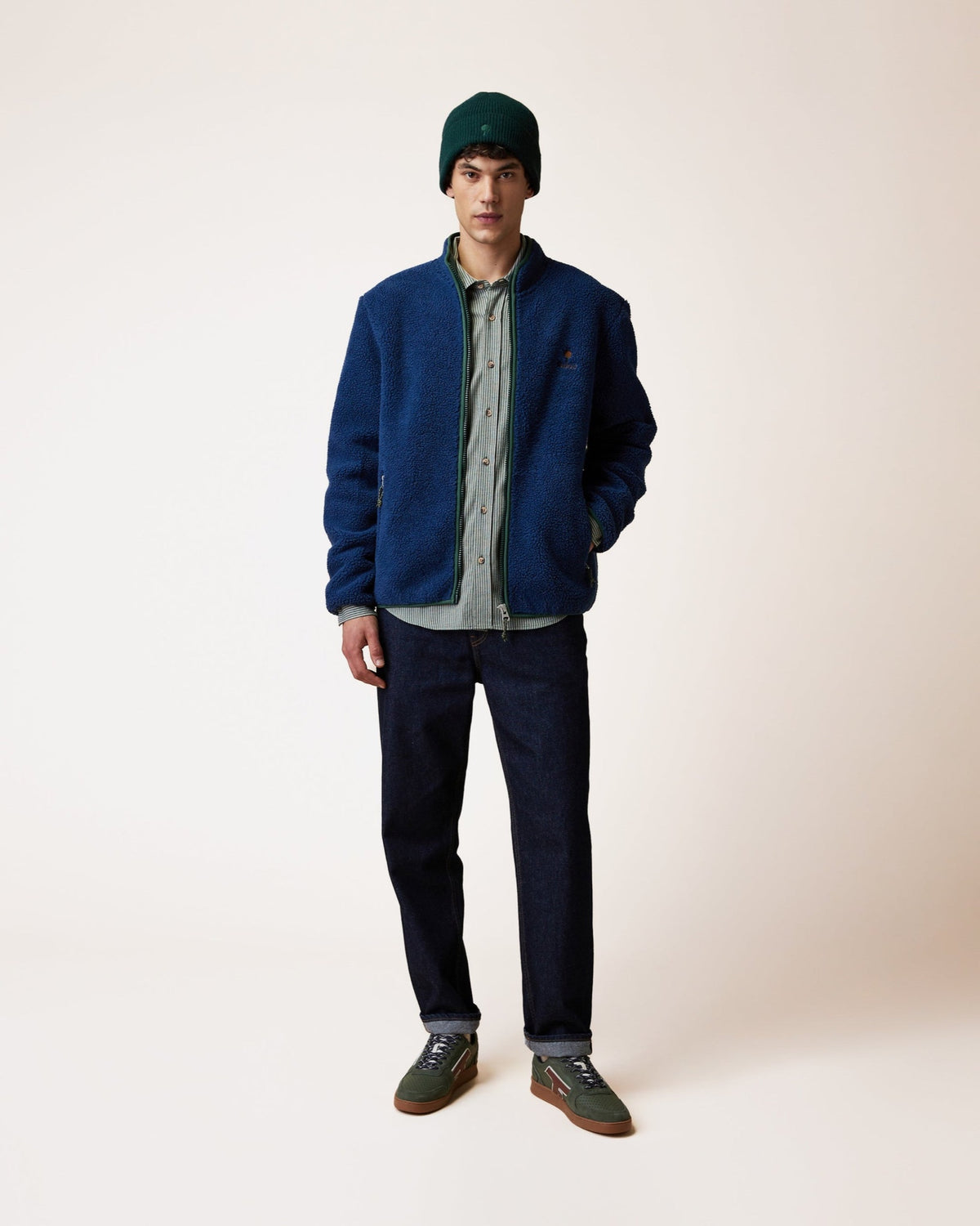 SENONCHE Veste polaire double face sherpa et micropolaire — FAGUO — Bleu foncé — porté, en pied 2 | Appart 17 Bruxelles