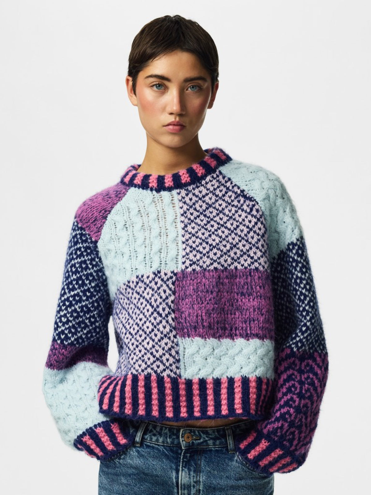 PCFUSION Pull oversize en grosse maille patchwork colorblock — Pieces — Sachet Pink — porté | Appart 17 Bruxelles