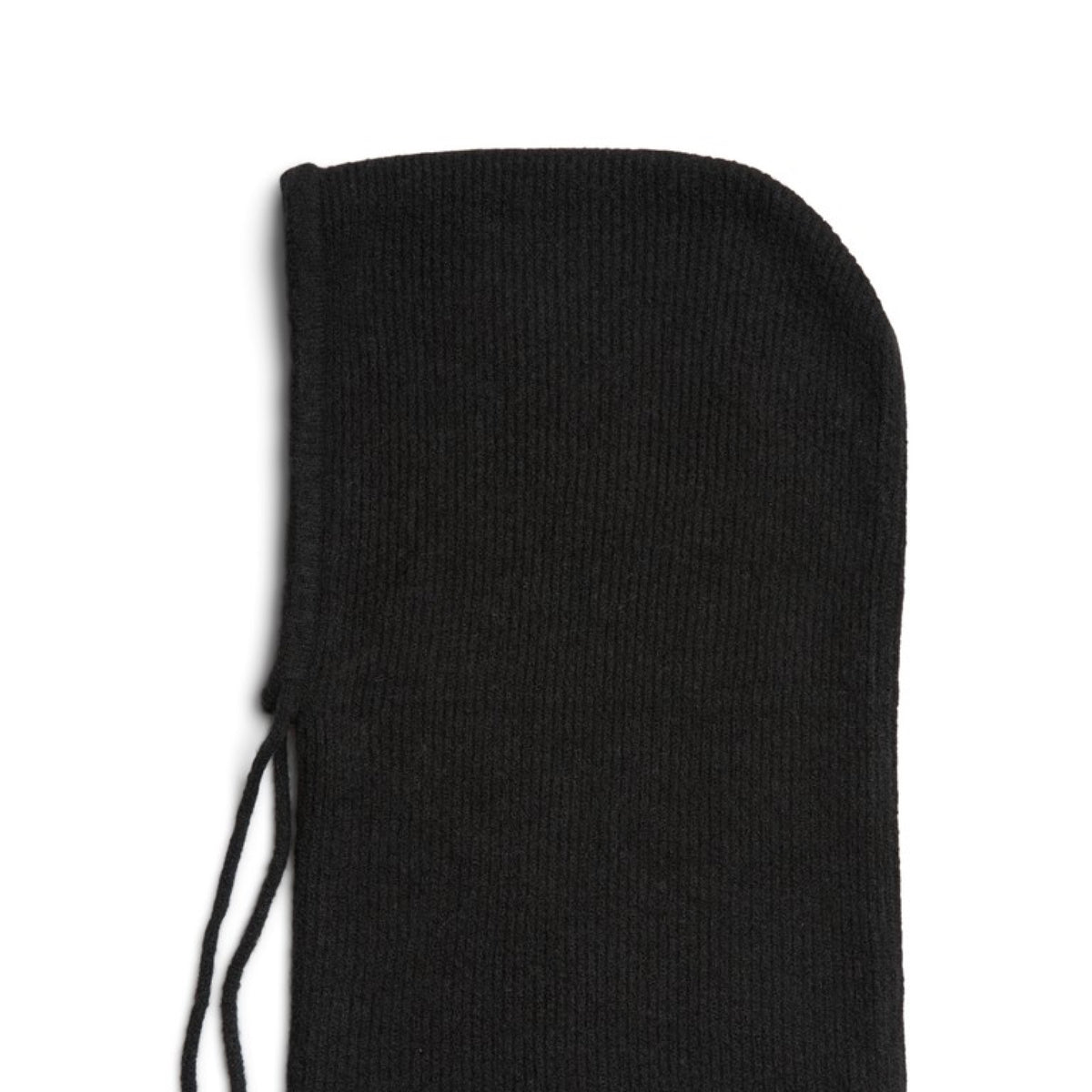PCSOLINA Cagoule en maille côtelée à liens — Pieces — Black — packshot | Appart 17 Bruxelles