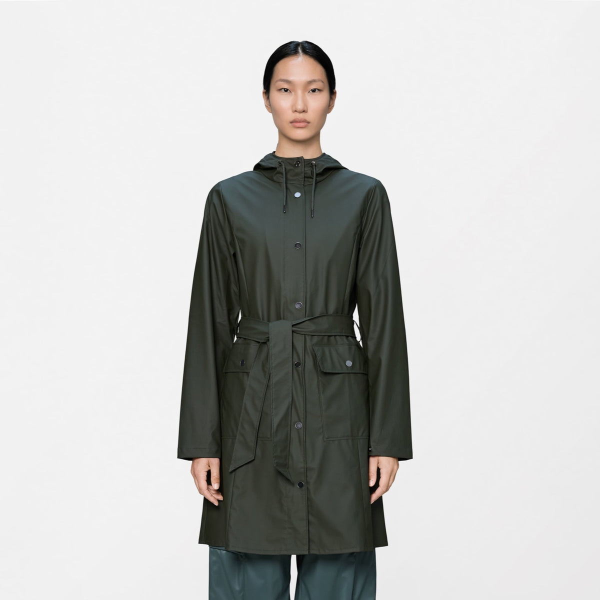 Rains Curve Long Jacket W3 — Rains — Green — porté | Appart 17 Bruxelles