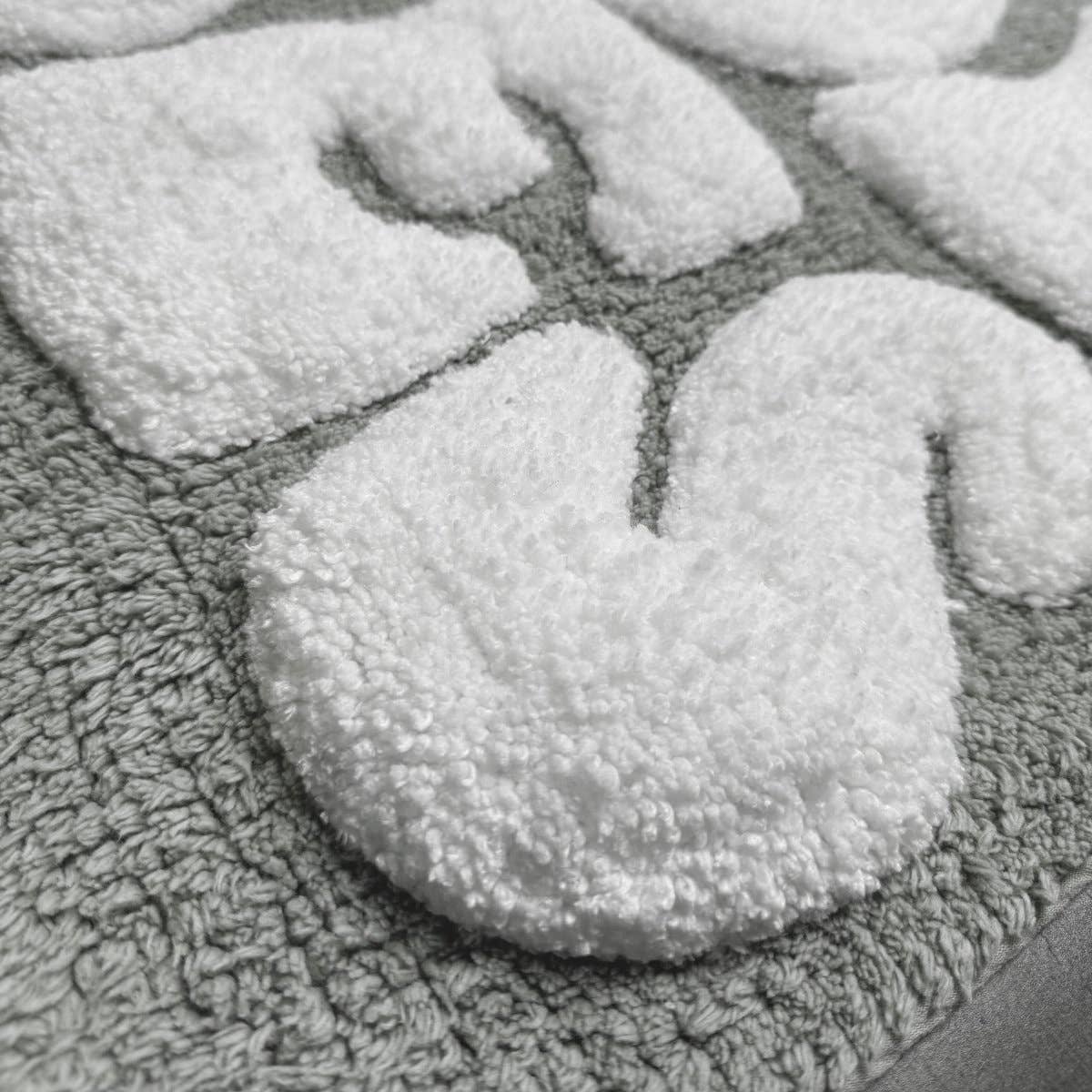 Tapis de bain « Good Vibes » tufté main — Vert sauge — vue 4, Vert sauge | Appart 17