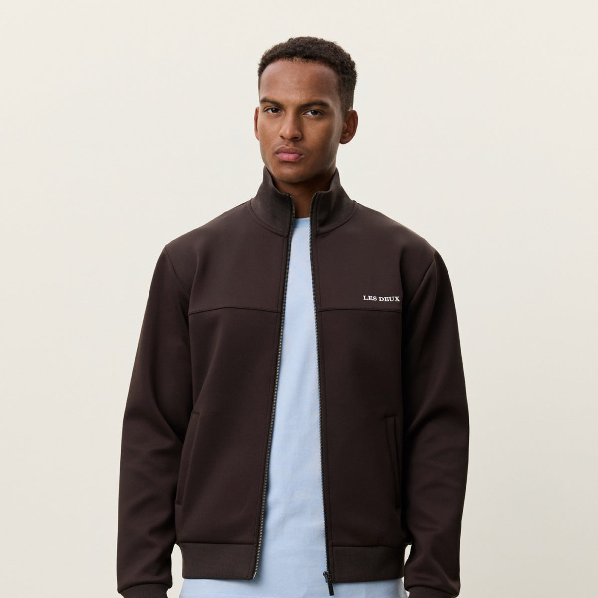 Track Jacket Veste zippée de survêtement — Les Deux — Delicioso Brown — porté, de face | Appart 17 Bruxelles