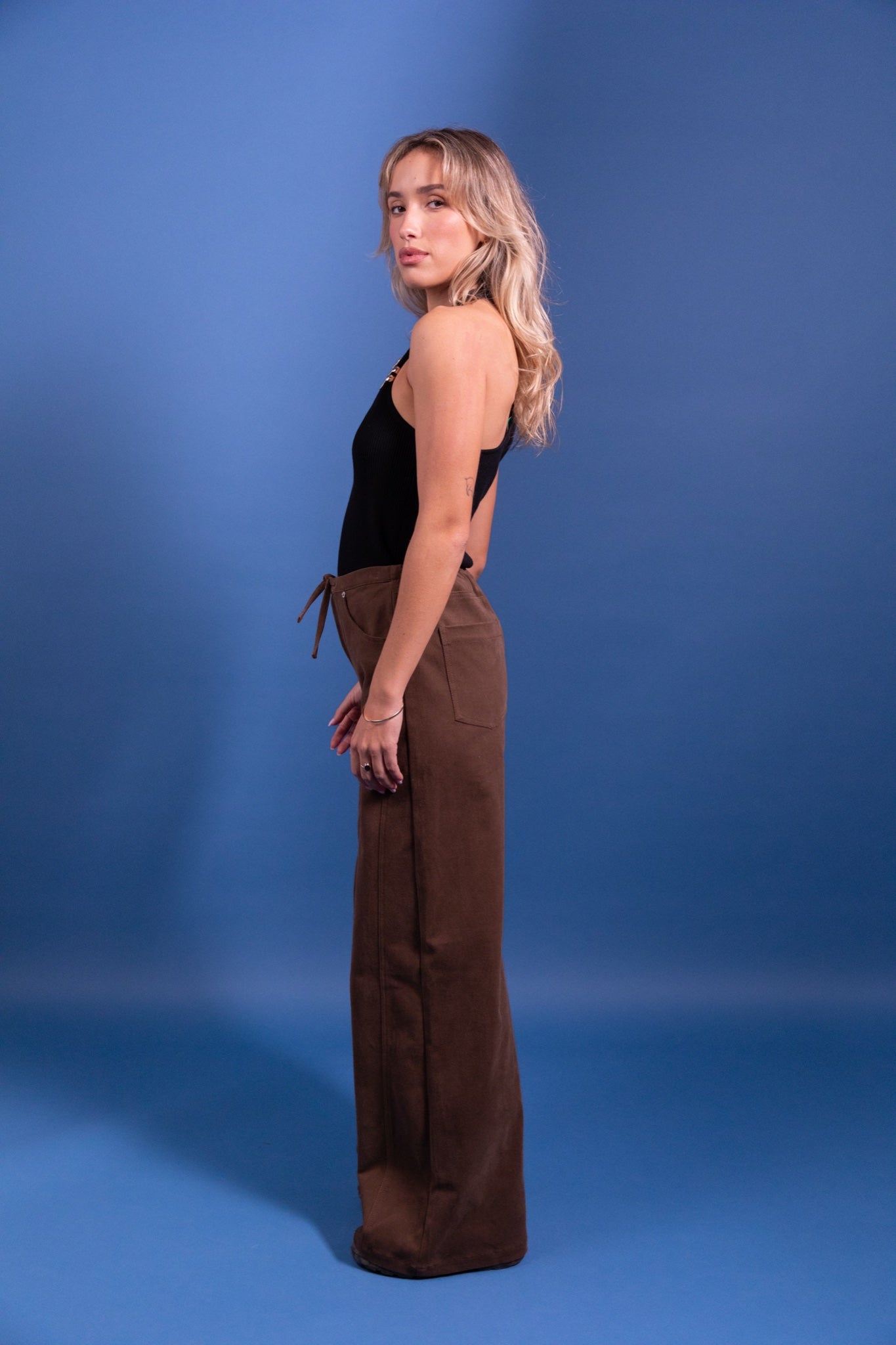 MARINETTE Top asymétrique en maille côtelée — Noir — vue 4