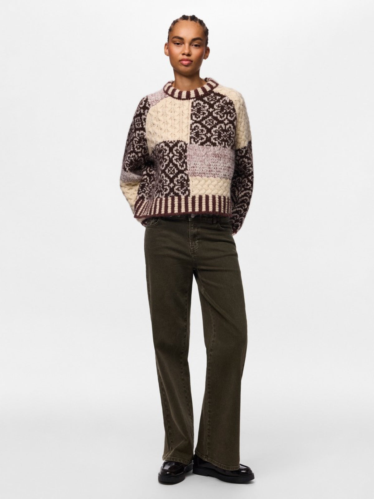 PCFUSION Pull oversize en grosse maille patchwork colorblock — Pieces — Greige — porté 2 | Appart 17 Bruxelles