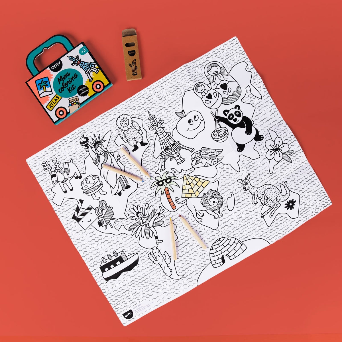 Mini Coloring Kit, poster 40 × 50 cm et 4 crayons — OMY — Atlas — autre vue 2 | Appart 17 Bruxelles