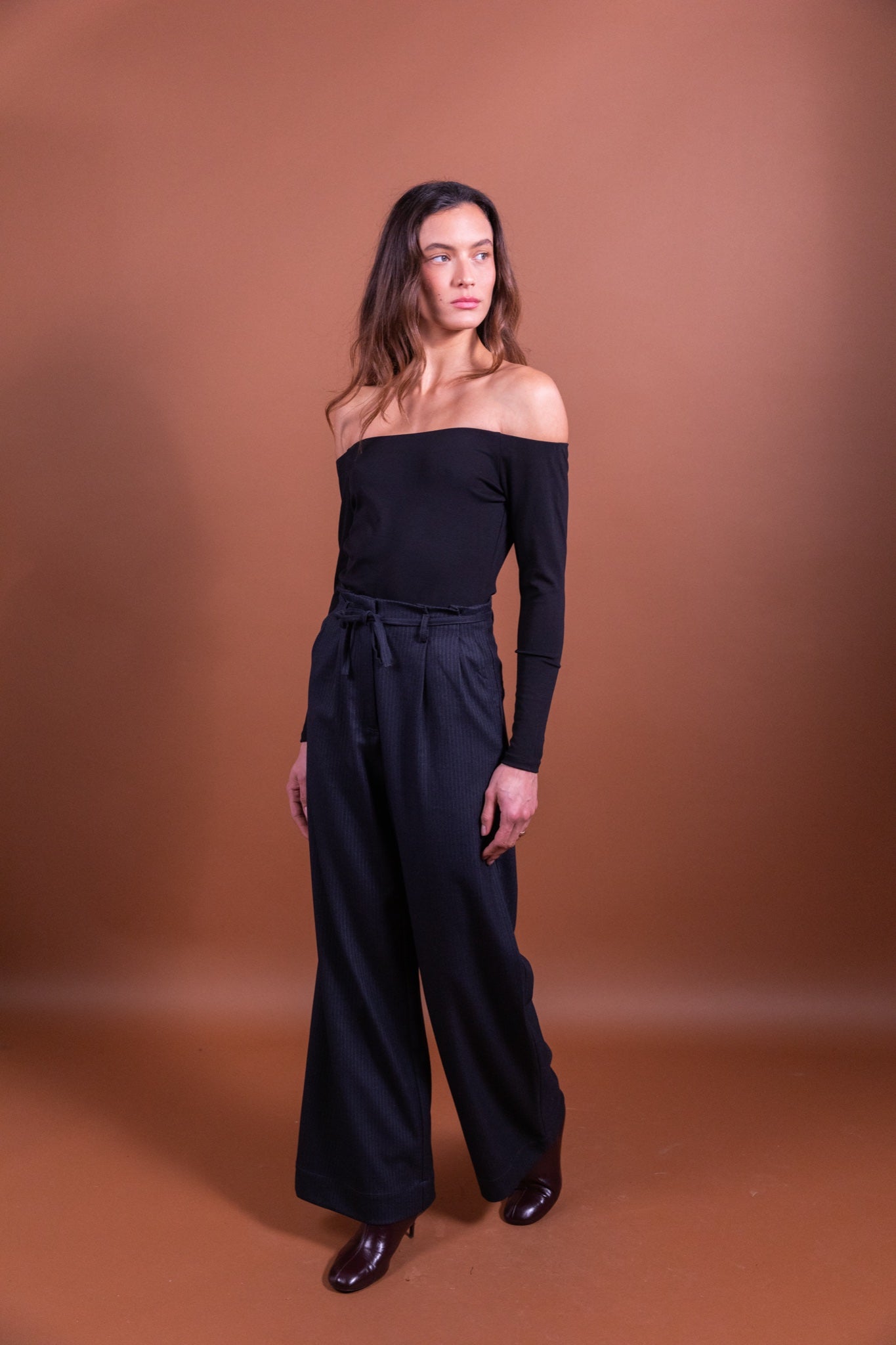 PLUME Pantalon large à pinces et ceinture à nouer — Rayures Tennis — vue 3