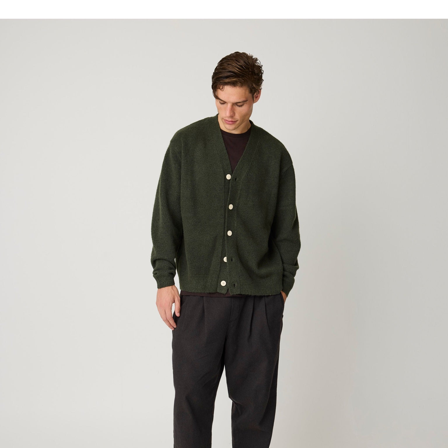 Cardigan Soufflé col V en maille recyclée — Forest Night