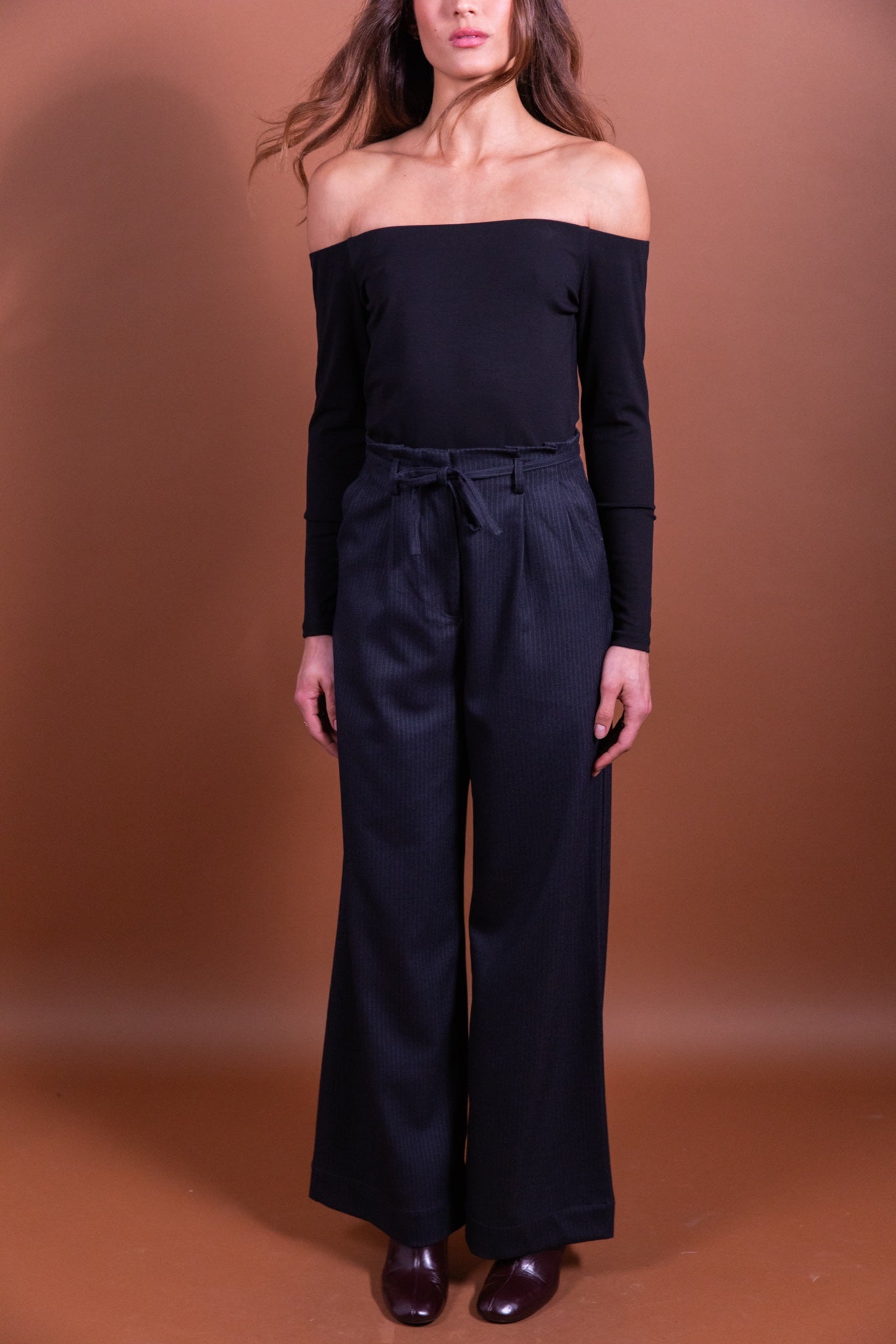 PLUME Pantalon large à pinces et ceinture à nouer — Rayures Tennis — vue 2