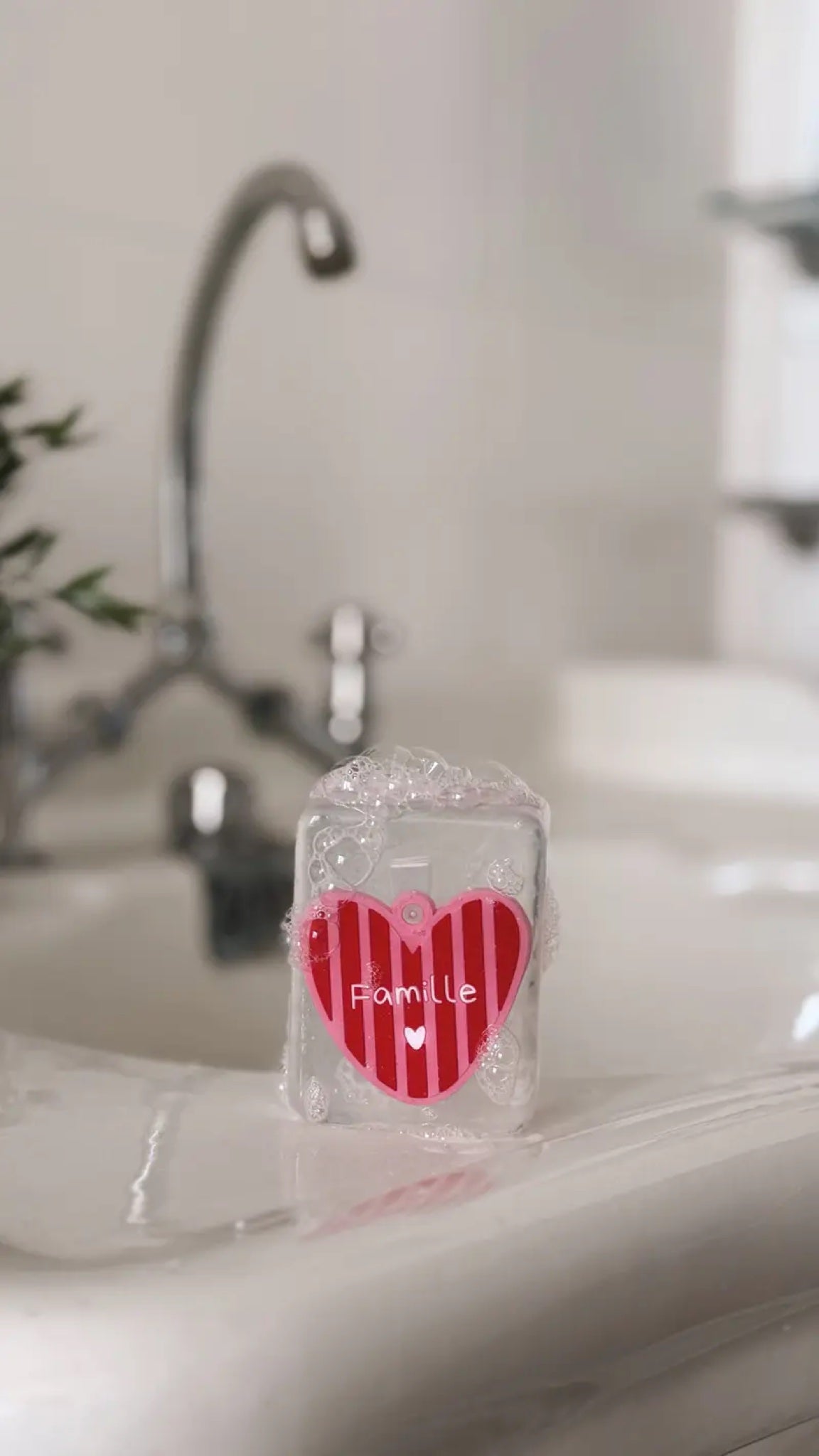 Savon surprise cœur Atelier Wagram × Ludi Soap — Ludi Soap — Famille — autre vue 4 | Appart 17 Bruxelles