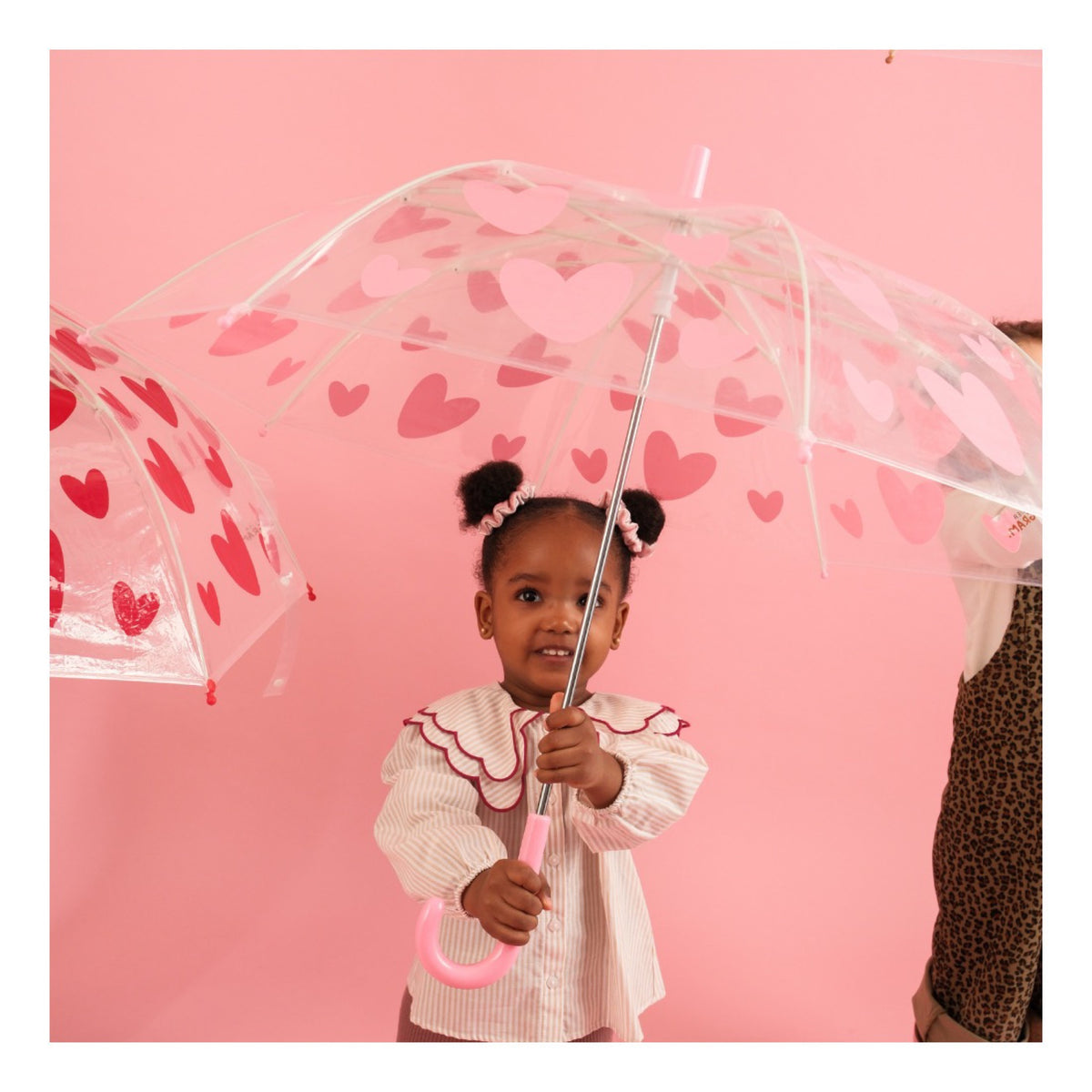 Parapluie enfant à cœurs — Atelier Wagram — Cœurs roses — autre vue 3 | Appart 17 Bruxelles