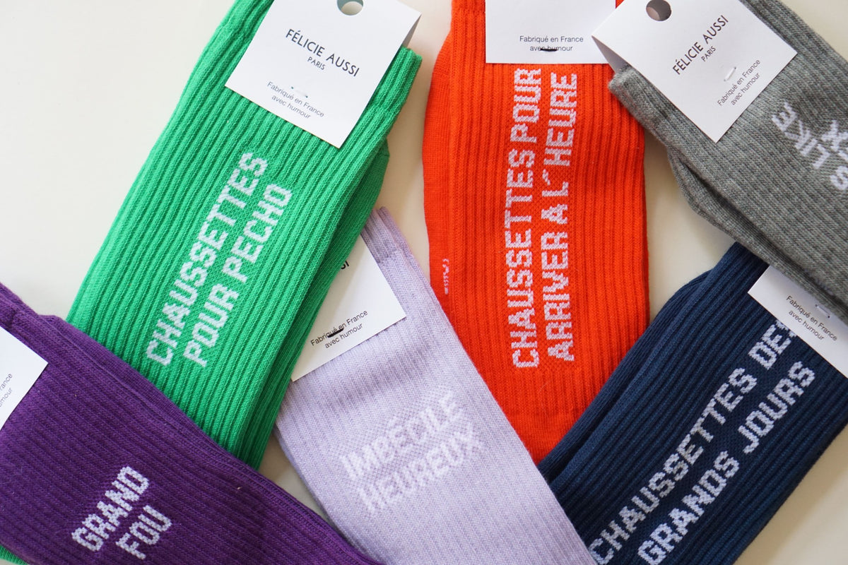 Chaussettes « Imbécile heureux » — Félicie Aussi — Mauve — vue 2 | Appart 17 Bruxelles