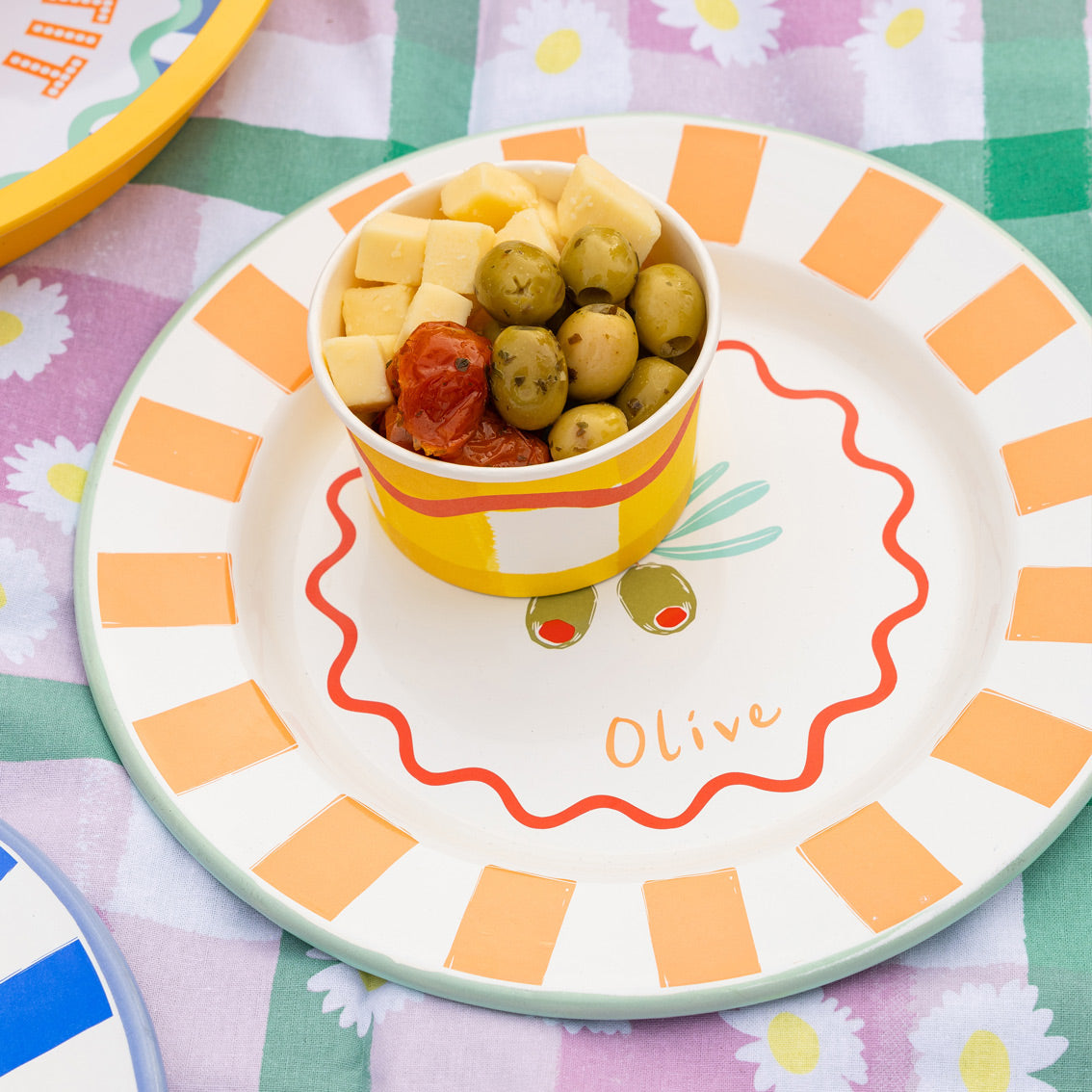 Assiette Olive Bon Appétit émail Talking Tables Appart17