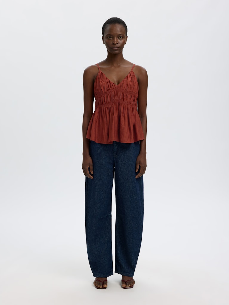 SLFJACKIE STRAP TOP B - SELECTED-WOM_Springsummer_4985589_16101379_3.jpg