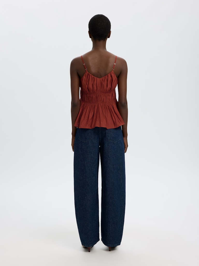SLFJACKIE STRAP TOP B - SELECTED-WOM_Springsummer_4985589_16101379_5.jpg