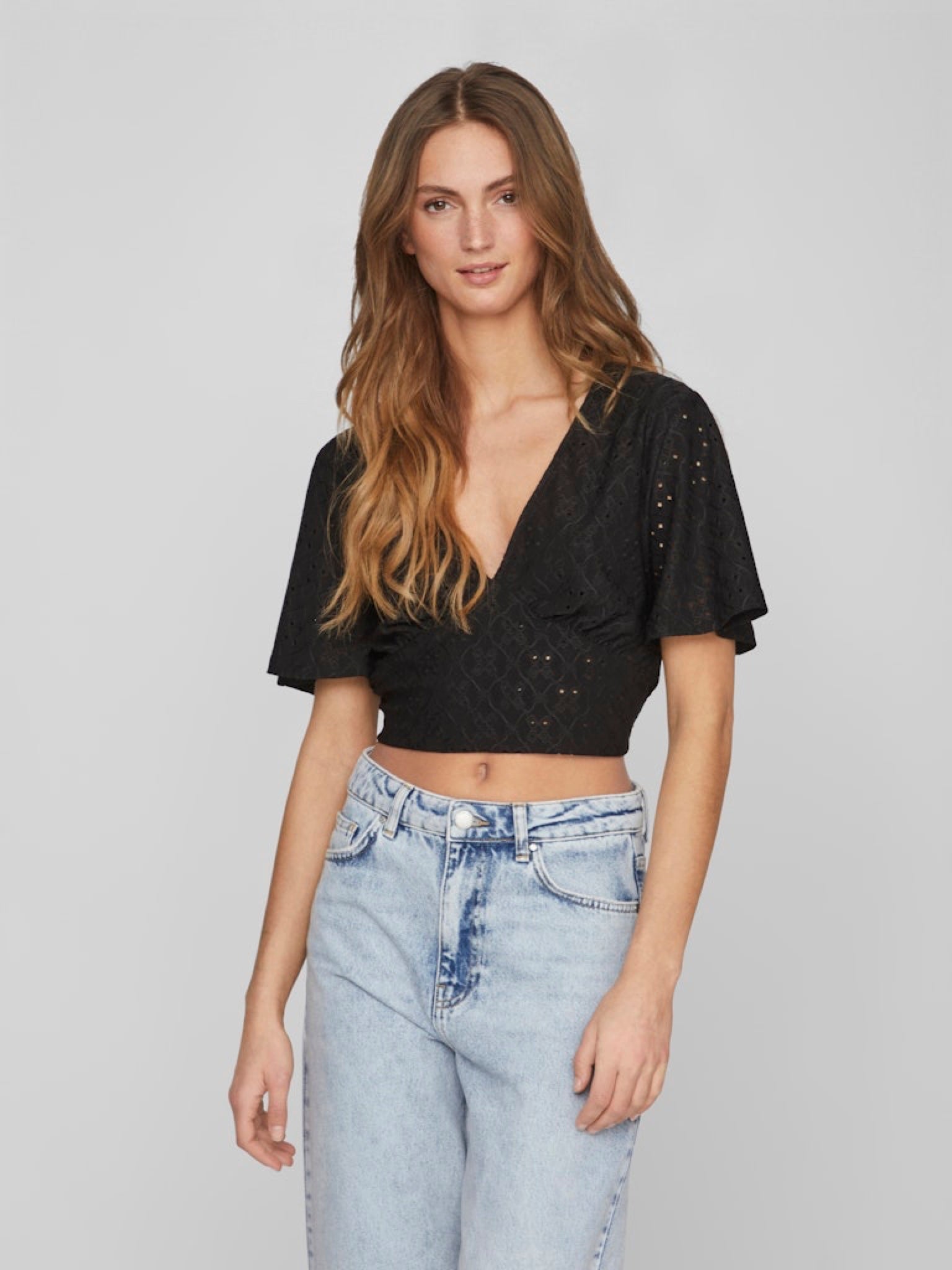 VIKAWA Top court manches courtes Black – VILA | Appart 17