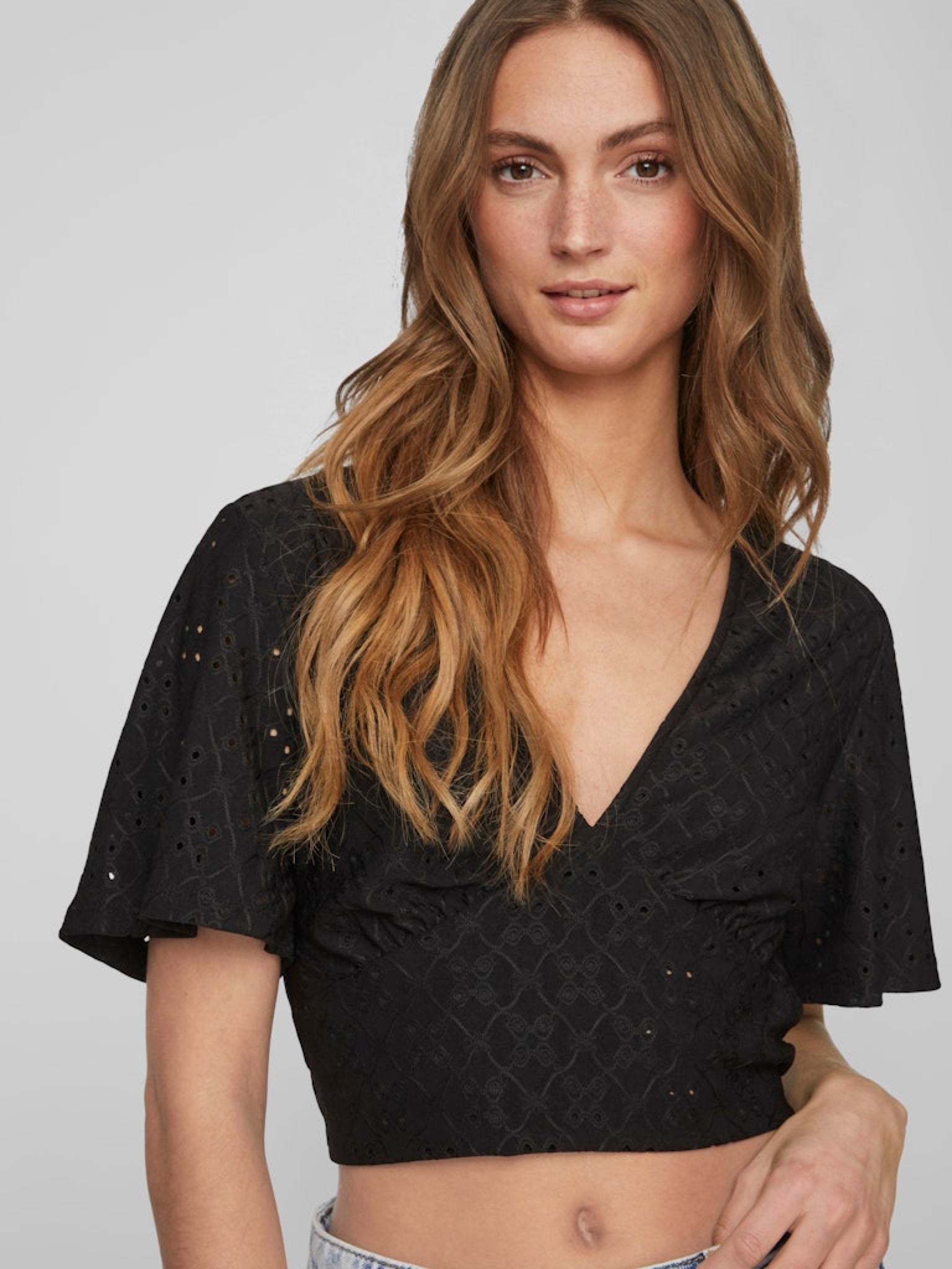 VIKAWA Top court manches courtes Black – VILA | Appart 17