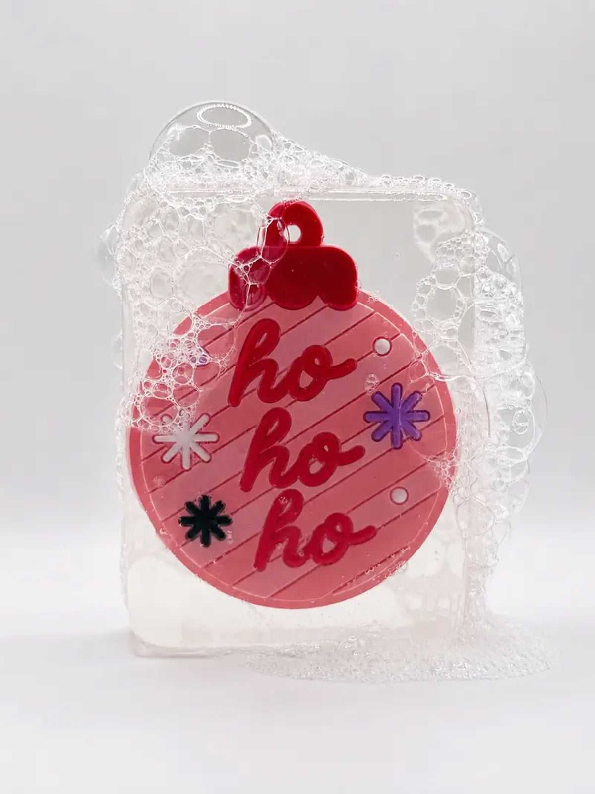 Savon surprise de Noël à décoration à suspendre — Ludi Soap — Boule Ho Ho Ho — packshot | Appart 17 Bruxelles