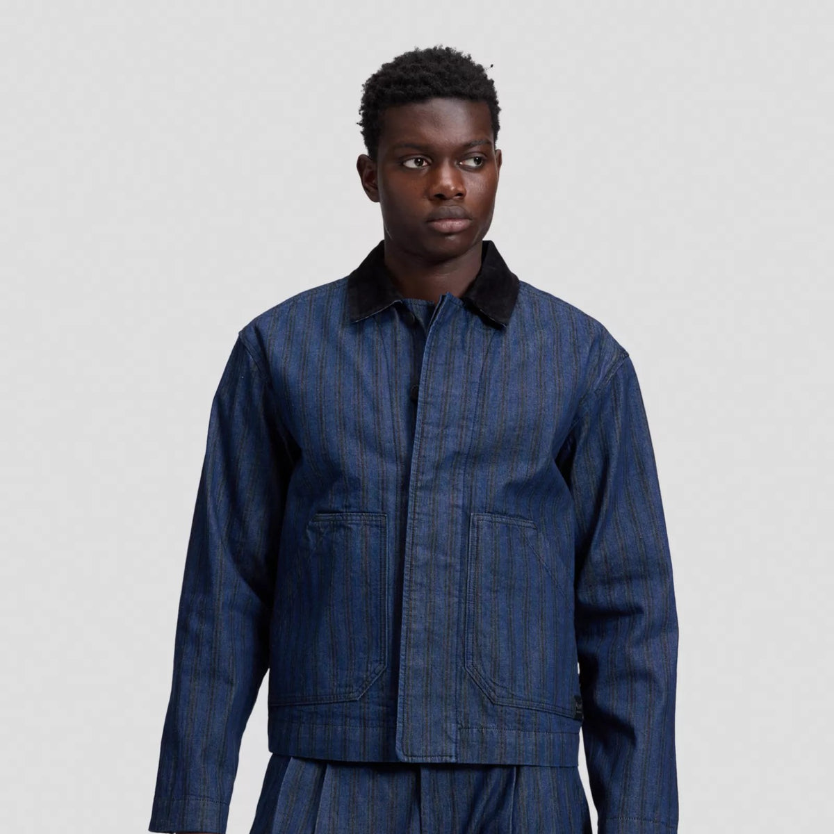 UTILITY Veste workwear en denim, col velours côtelé — Lee — Hickory Rinse — porté | Appart 17 Bruxelles