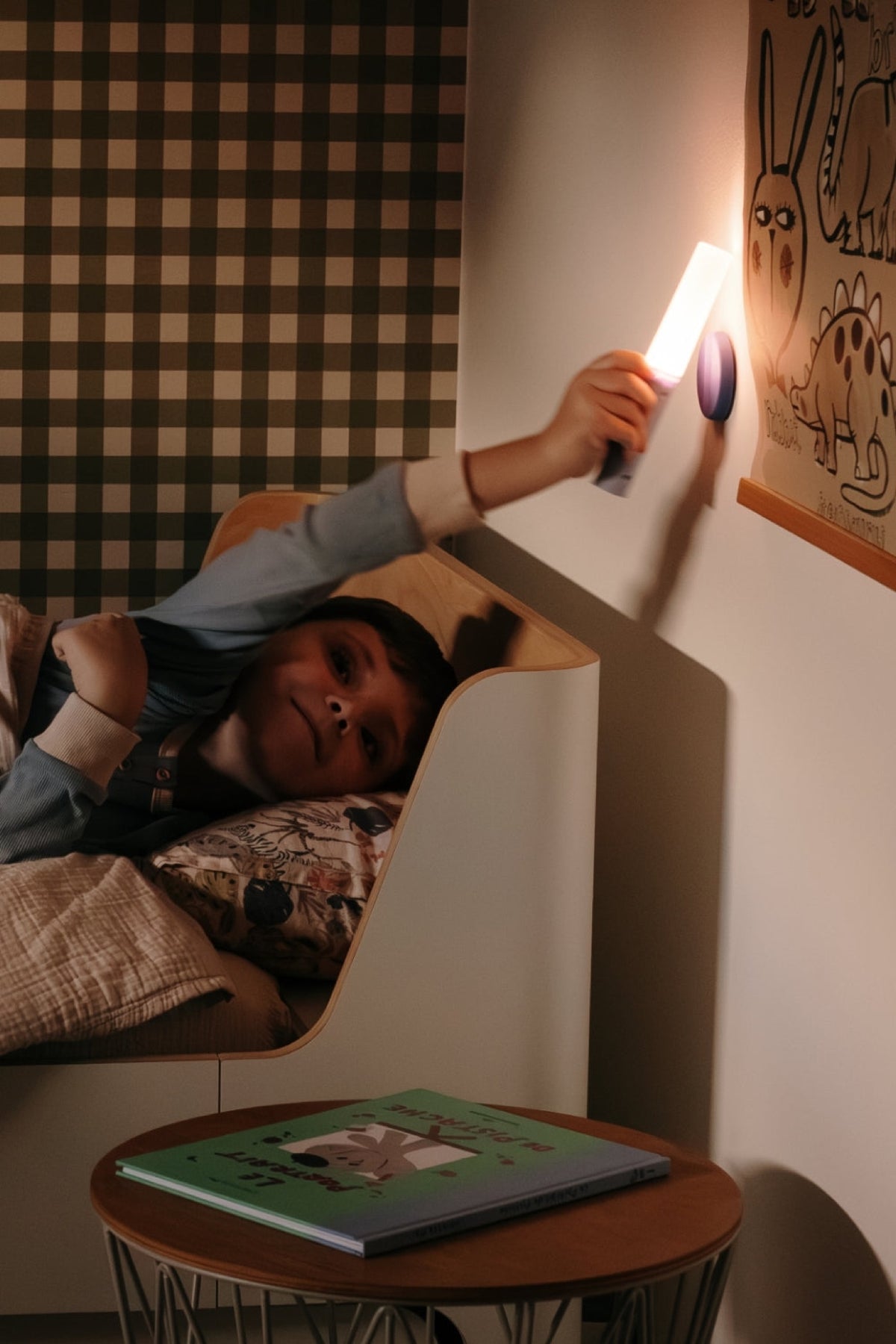 Veilleuse et lampe de lecture rechargeable Zoo Light — The Zoofamily — Raton laveur — autre vue 4 | Appart 17 Bruxelles