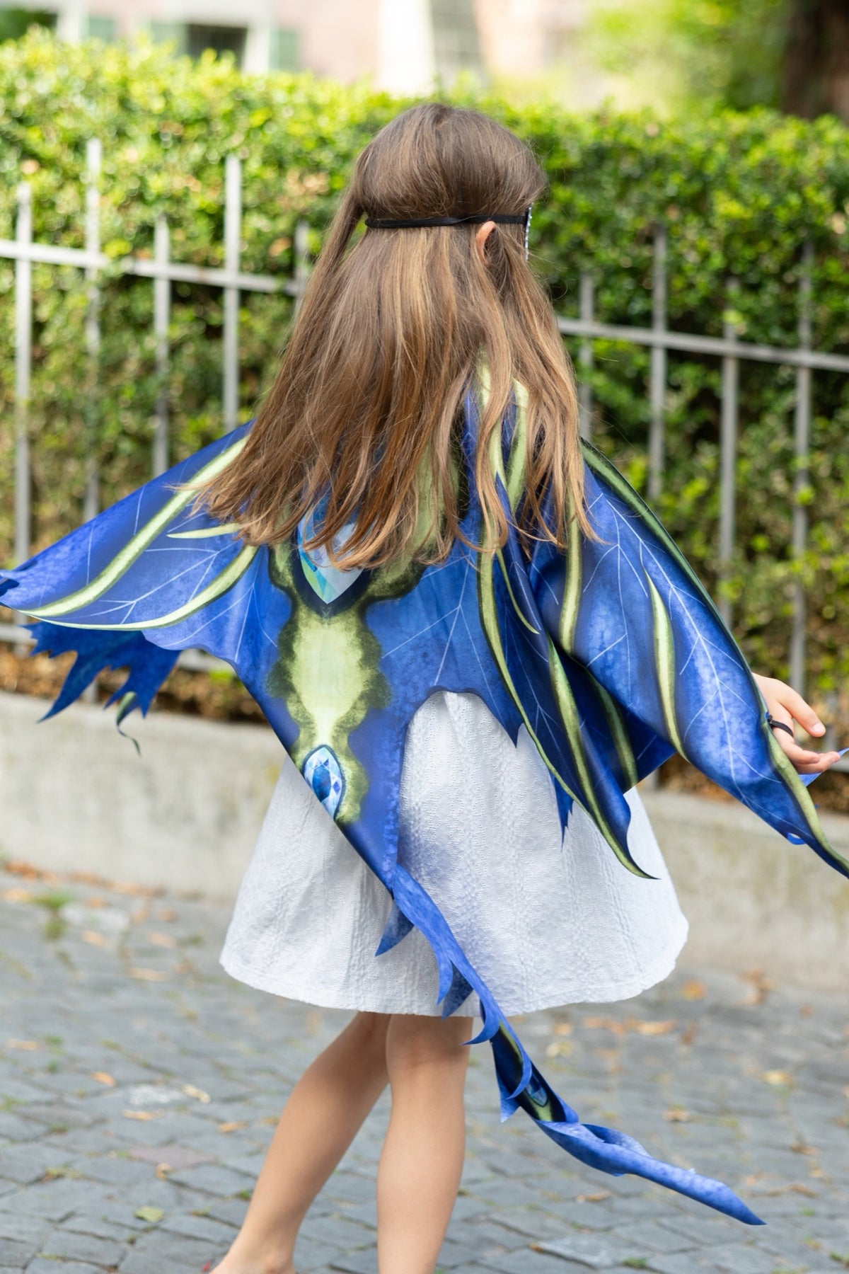 Ailes de dragon en tissu, queue et masque, bleu — Great Pretenders — Bleu — autre vue 3 | Appart 17 Bruxelles